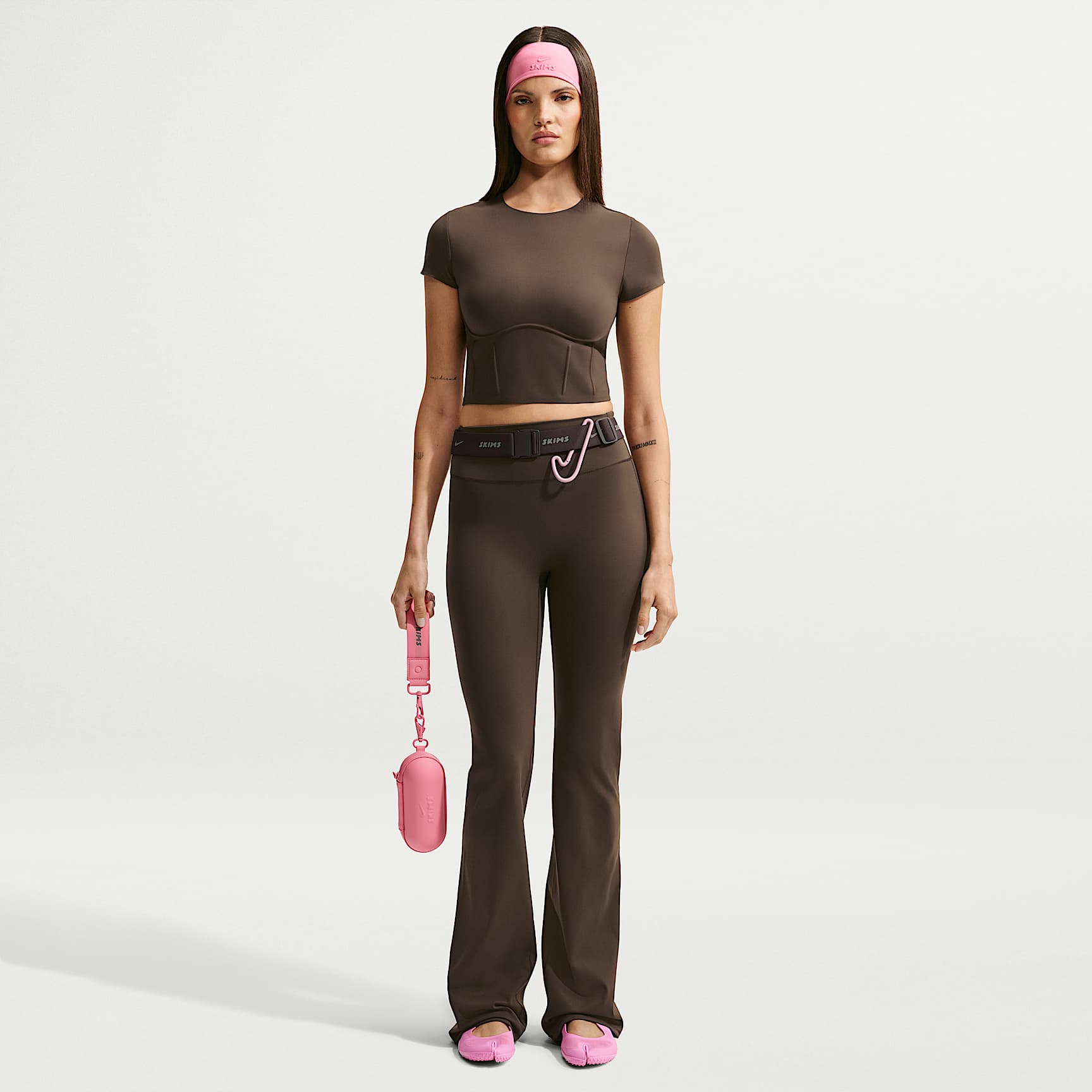 Leggings acampanados slim de tiro alto para mujer NikeSKIMS Matte