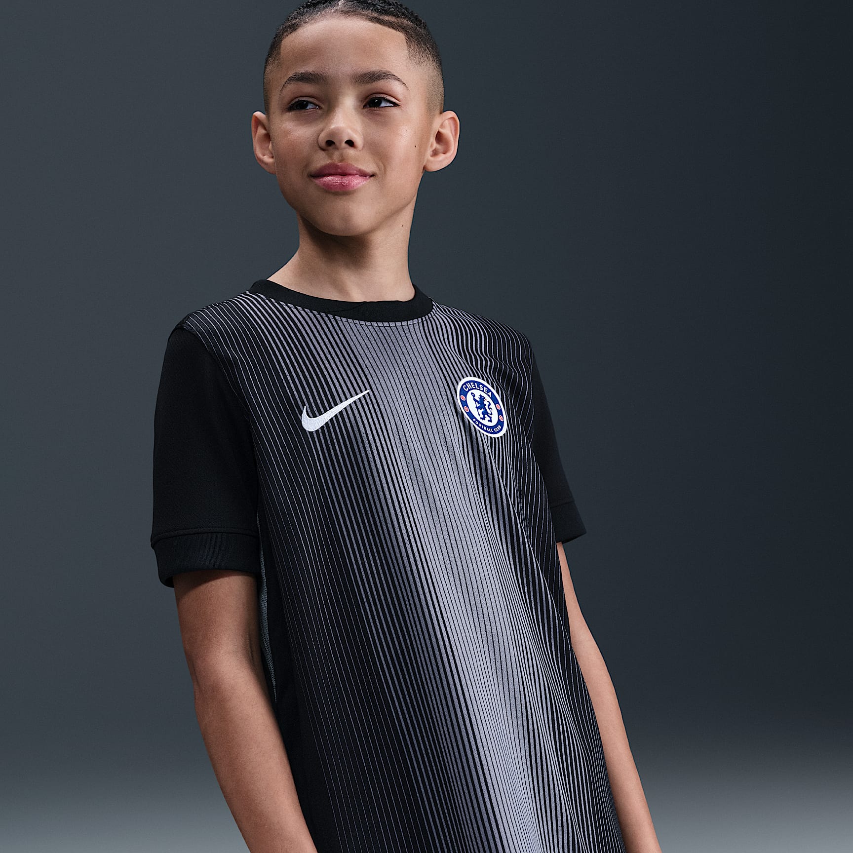 Chelsea F.C. 2025/26 Stadium Goalkeeper Older Kids' Nike Dri-FIT Football Replica Short-Sleeve Shirt