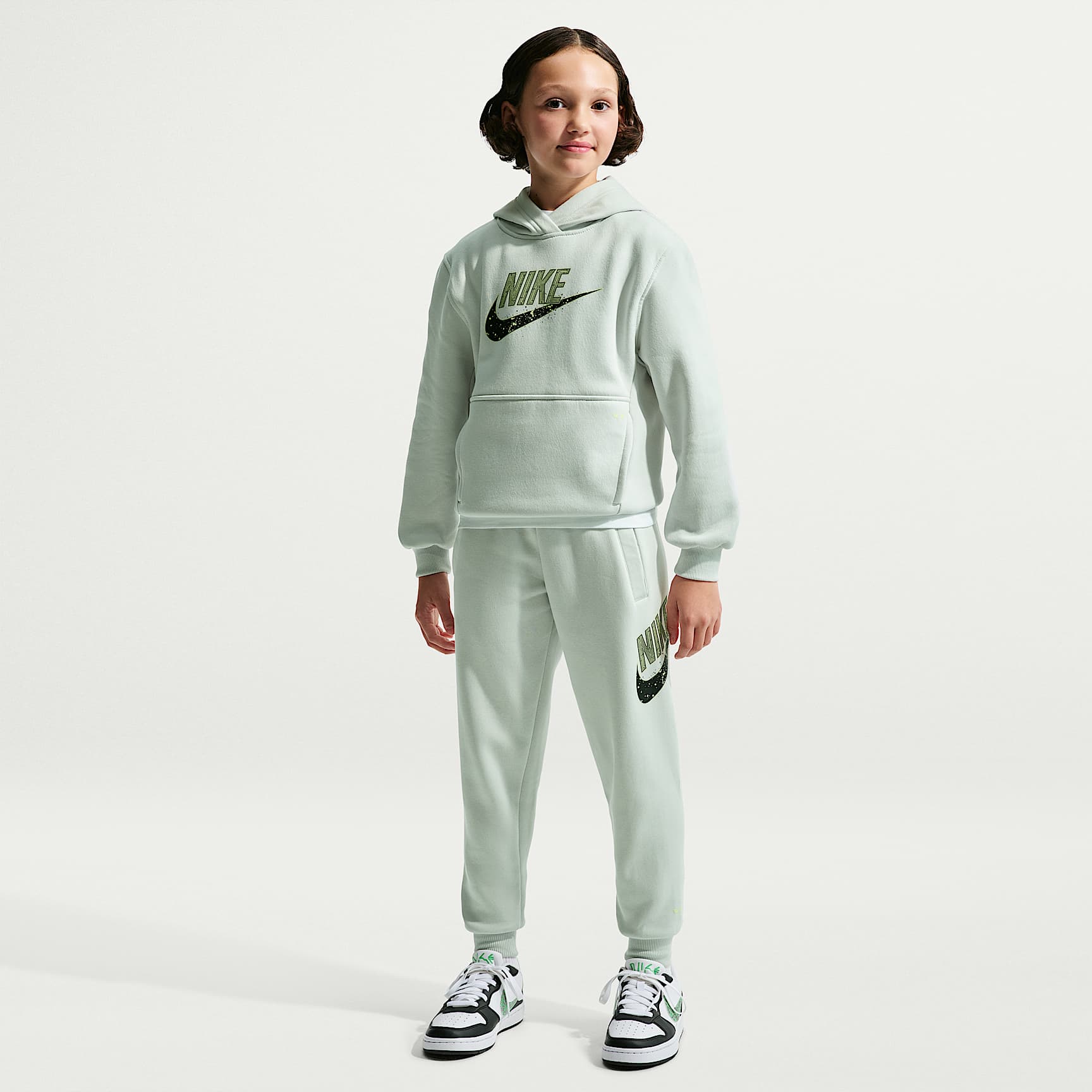 Nike Sportswear Club Older Kids' Fleece Joggers