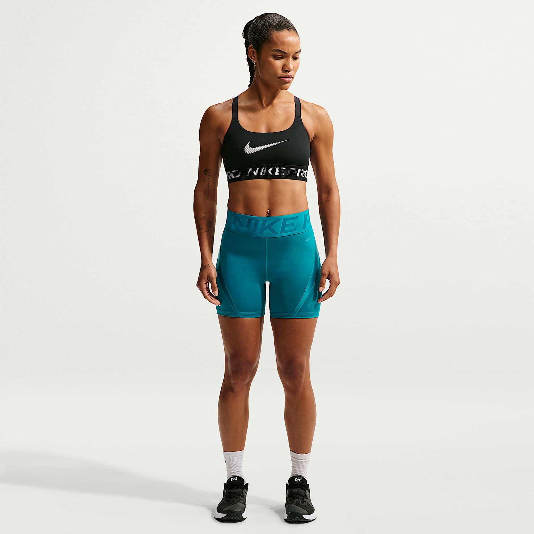Short taille haute Dri-FIT Nike Pro Sculpt 13 cm pour femme