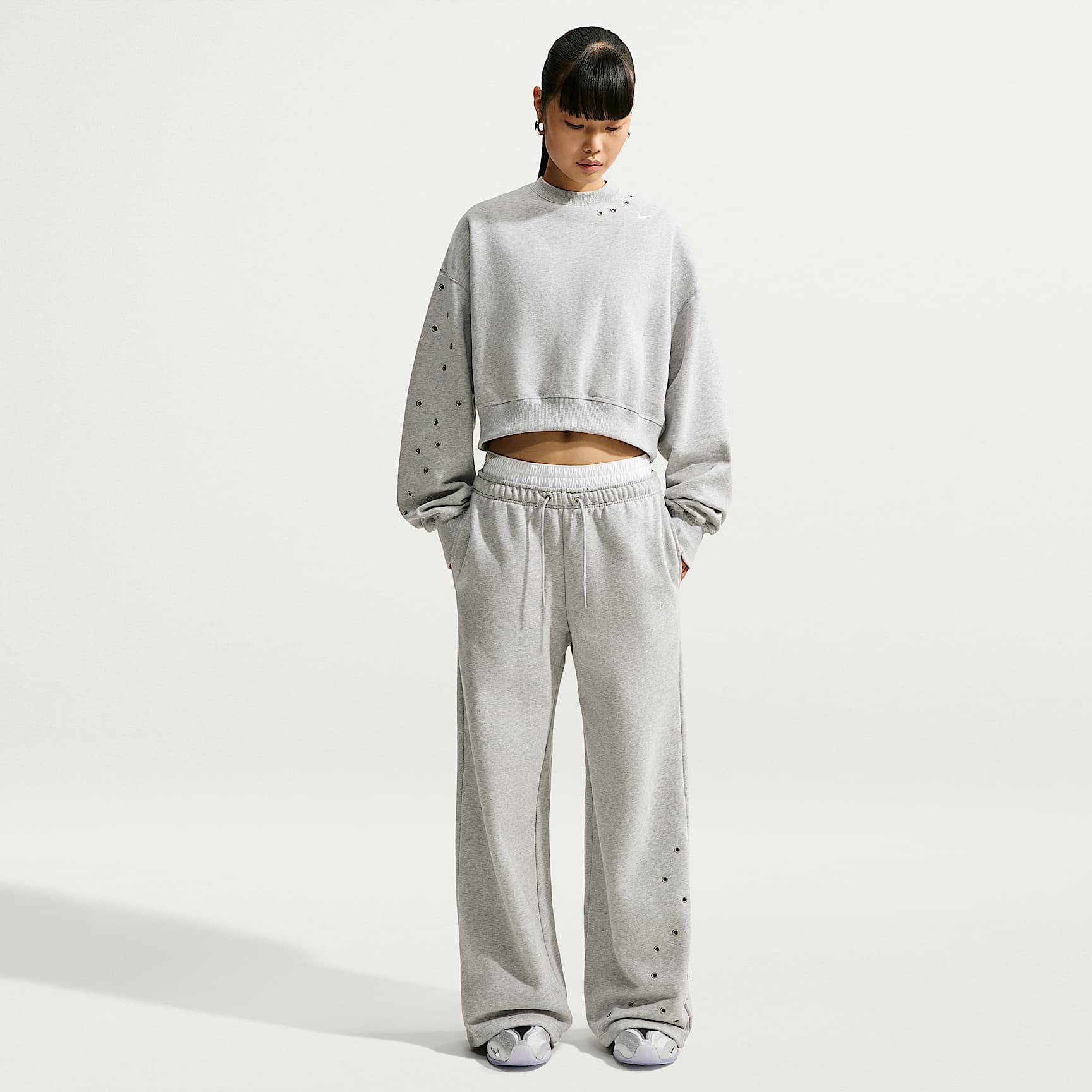 Dámské středně silné kalhoty Nike Studio Fleece se středně vysokým pasem a širokými nohavicemi