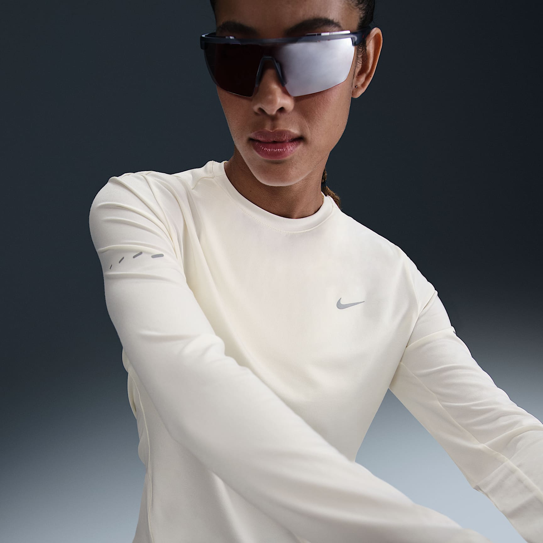 Nike Swift Camiseta de running de manga larga Dri-FIT con cuello redondo y protección UV - Mujer