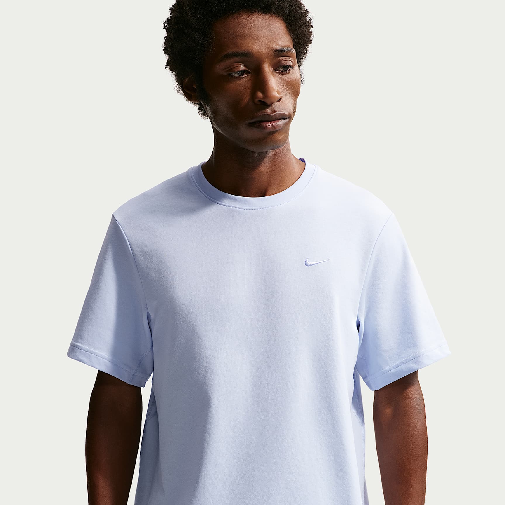 Maglia versatile a manica corta Dri-FIT Nike Primary – Uomo