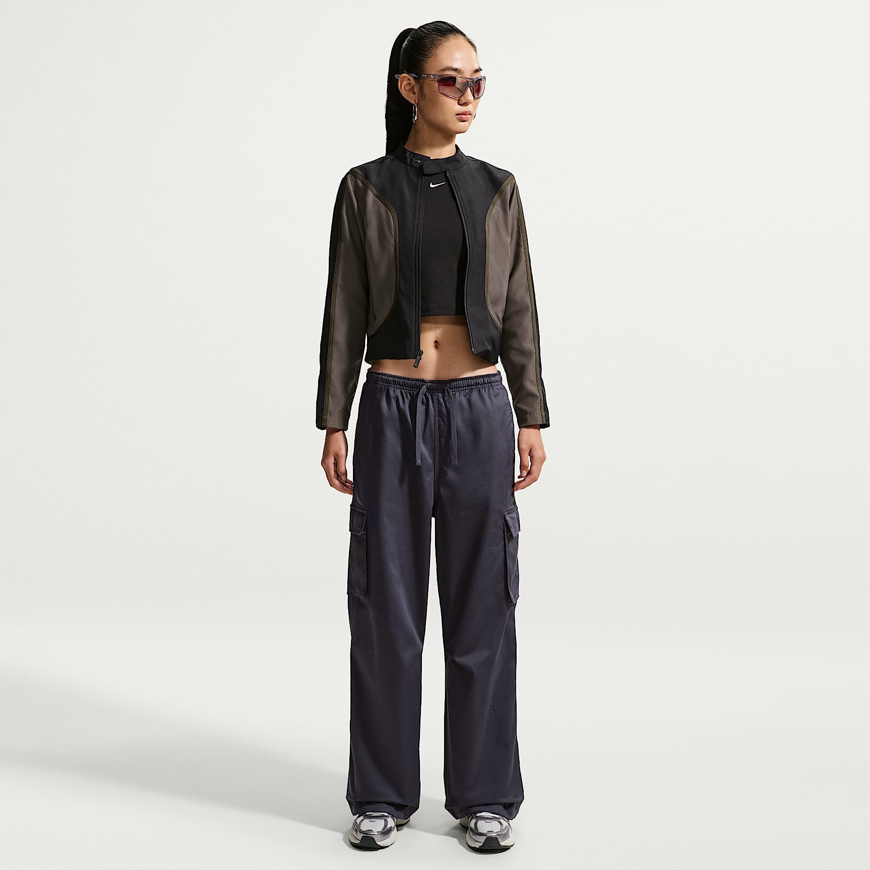 Nike Sportswear Women's Loose Mid-Rise Utility Cargo Pants