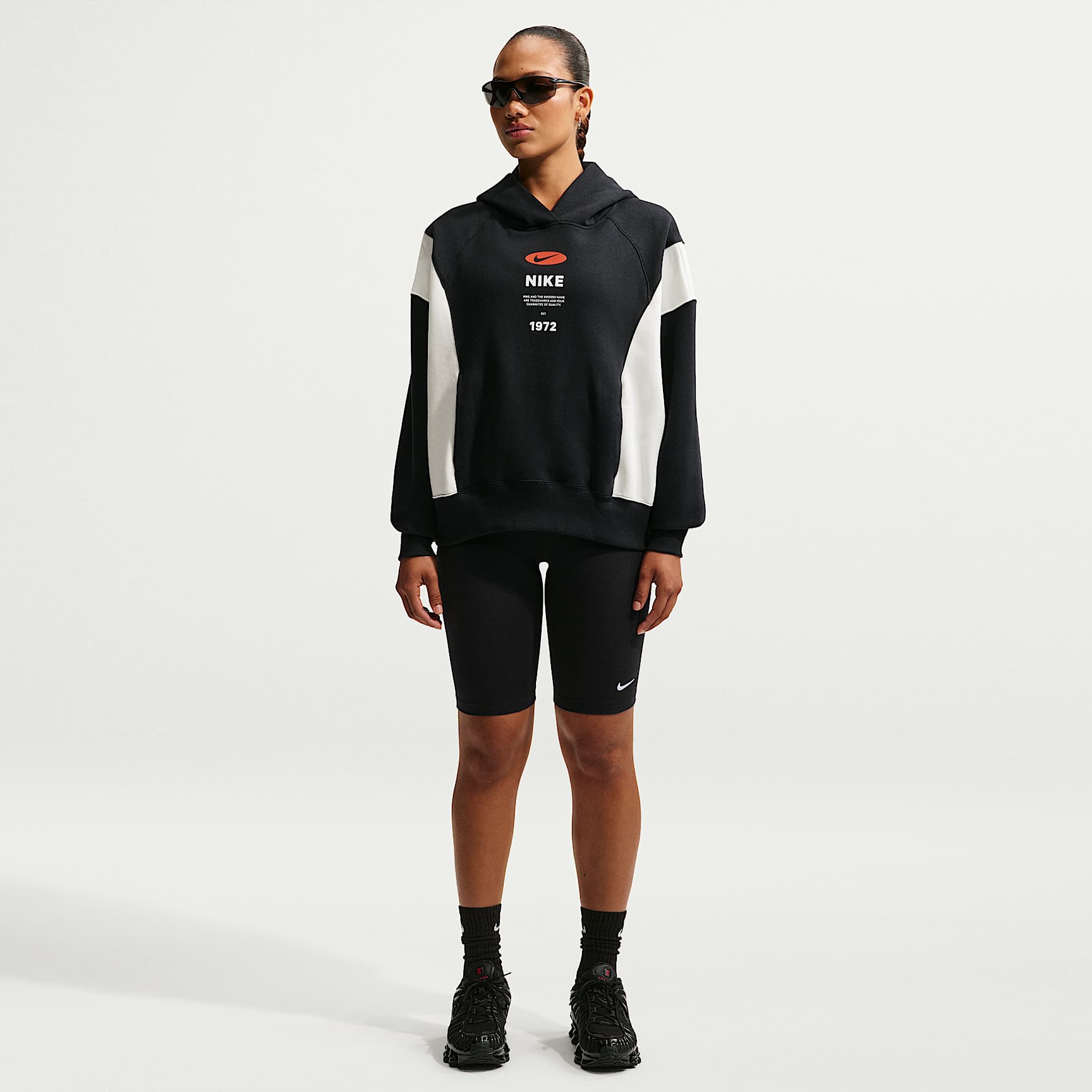 Nike Sportswear Essential Shorts de ciclismo de tiro medio de 25 cm para mujer