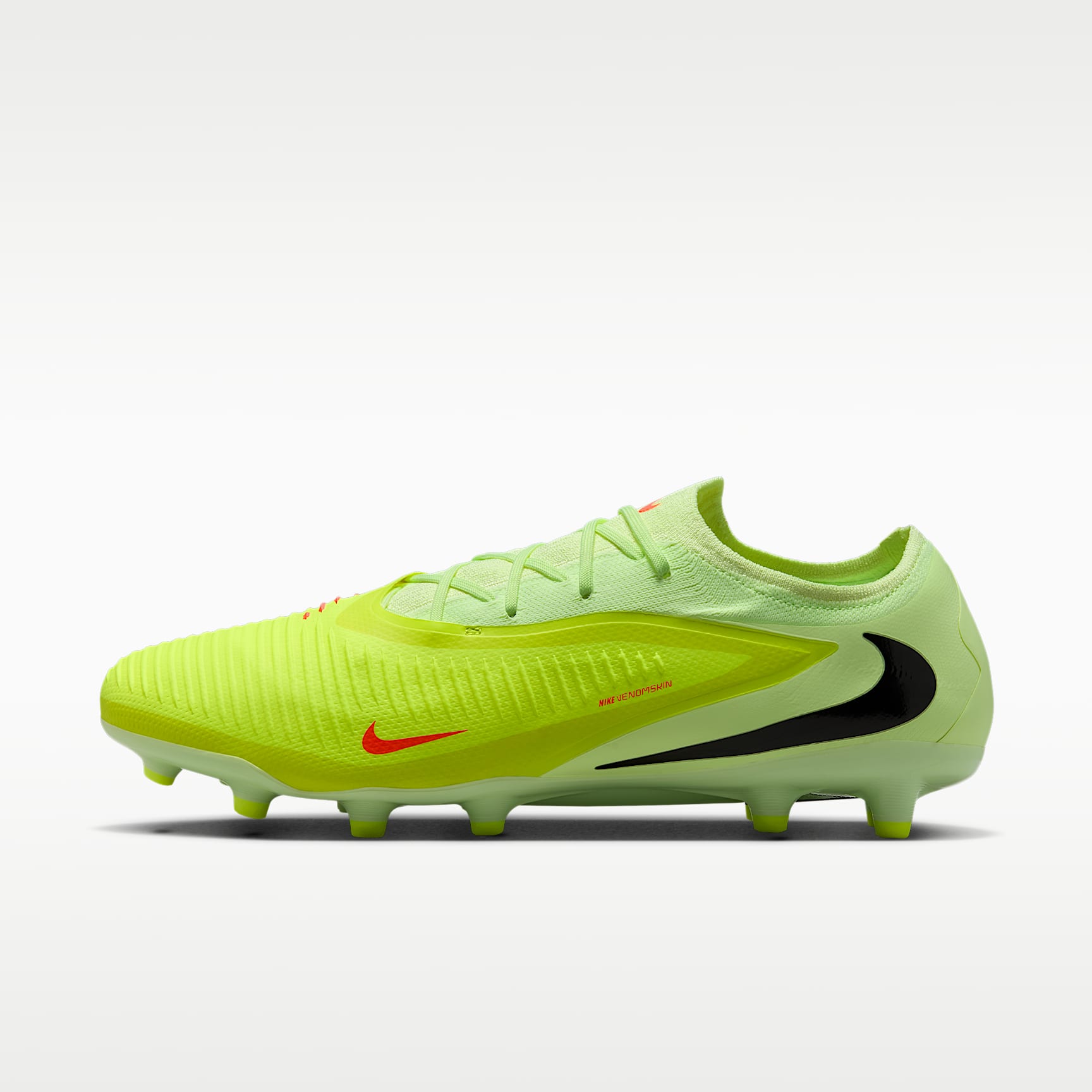 Nike Phantom 6 Low Pro Artificial-Grass Football Boot