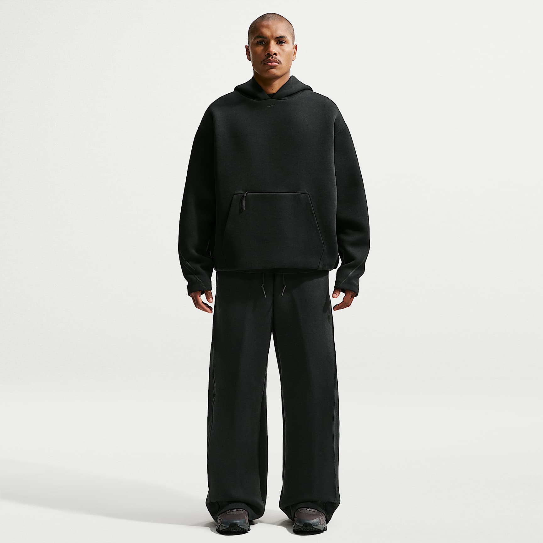 Nike Tech Men's Fleece Loose-Fit Open Hem Pants