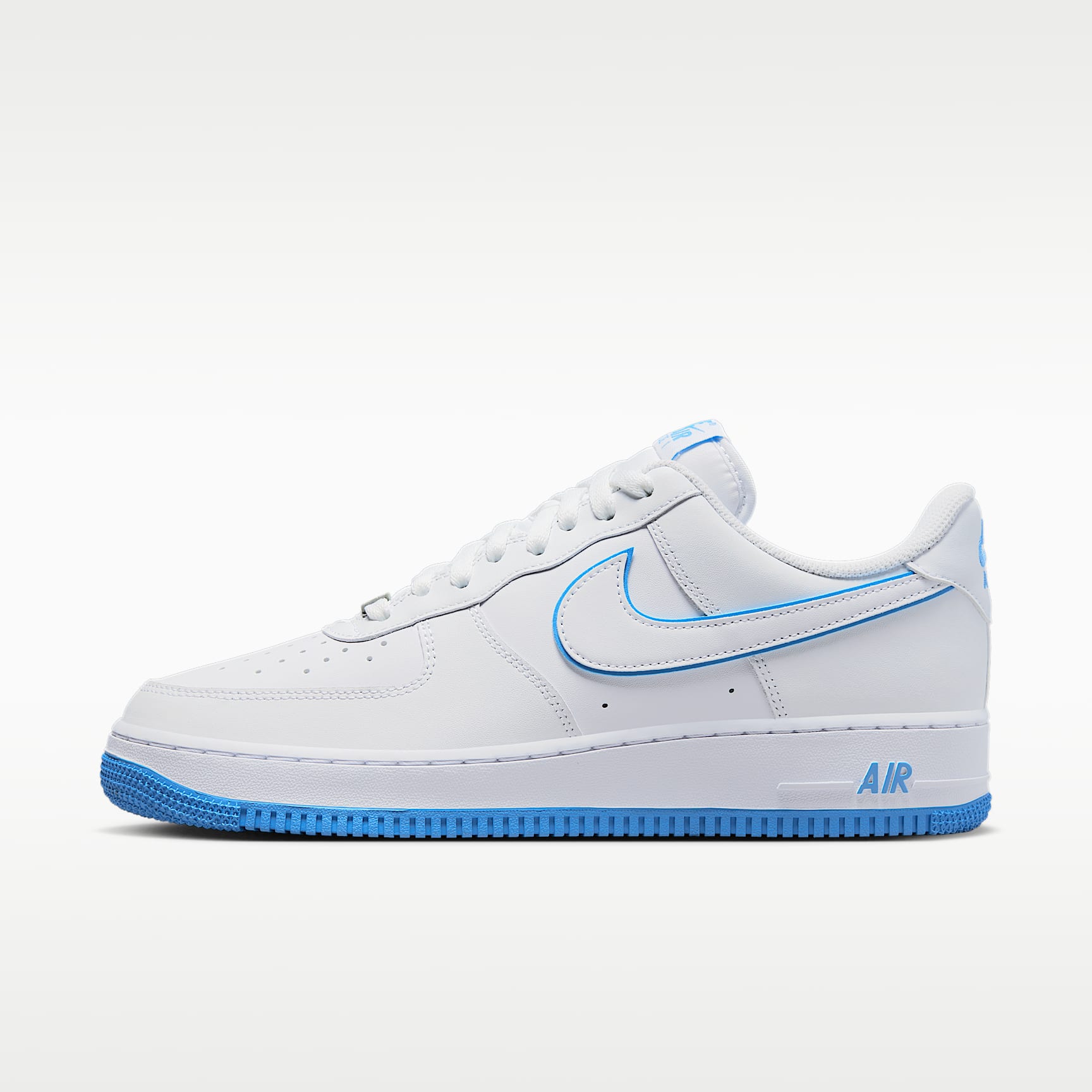 รองเท้าผู้ชาย Nike Air Force 1 '07
