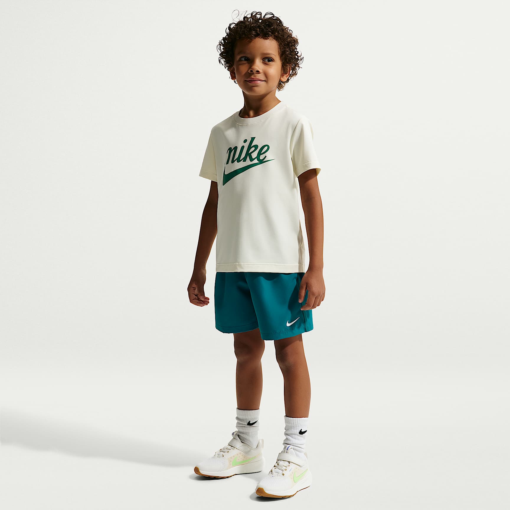 Shorts de tejido Woven Dri-FIT para niños talla pequeña Nike Icon