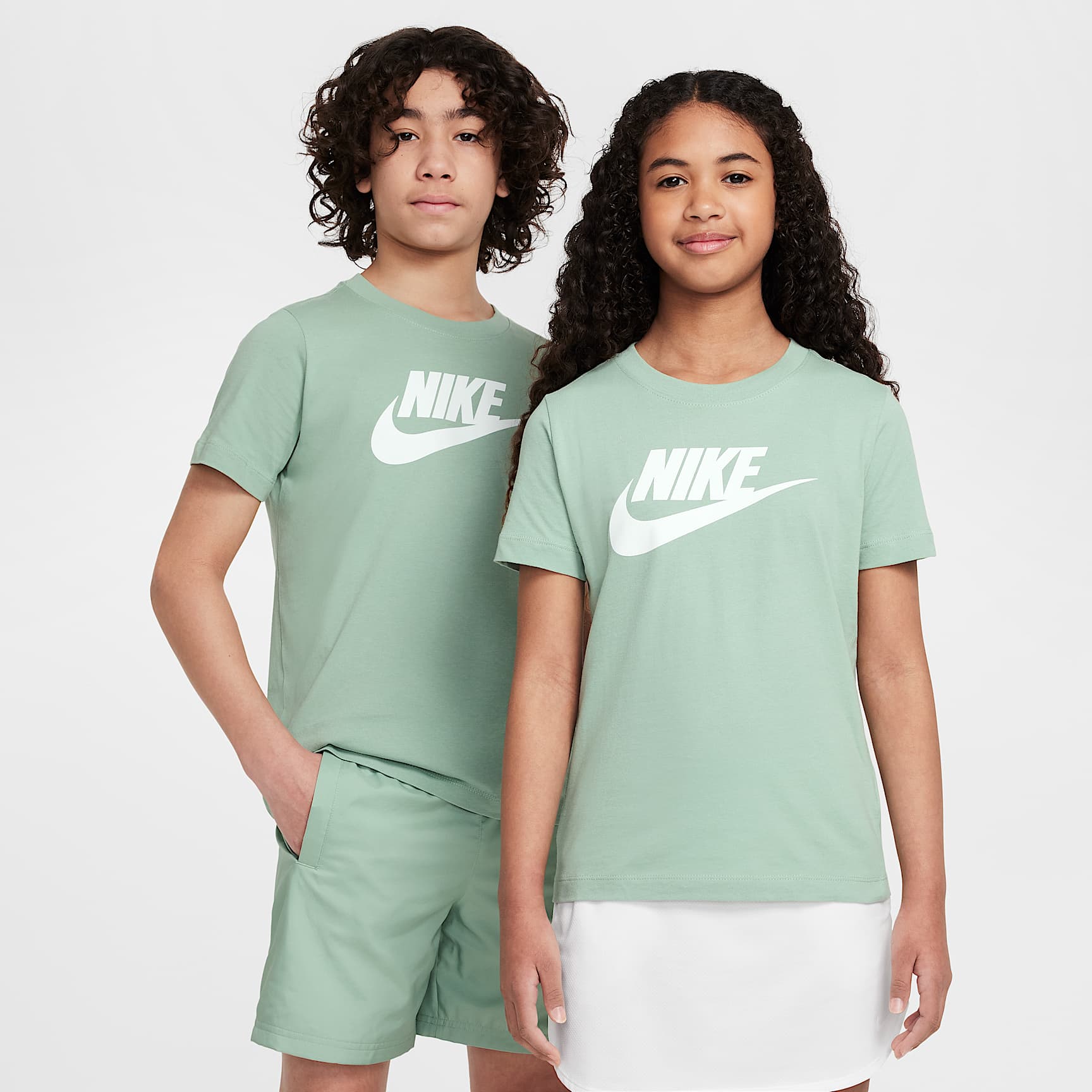 Nike Sportswear Older Kids' T-Shirt