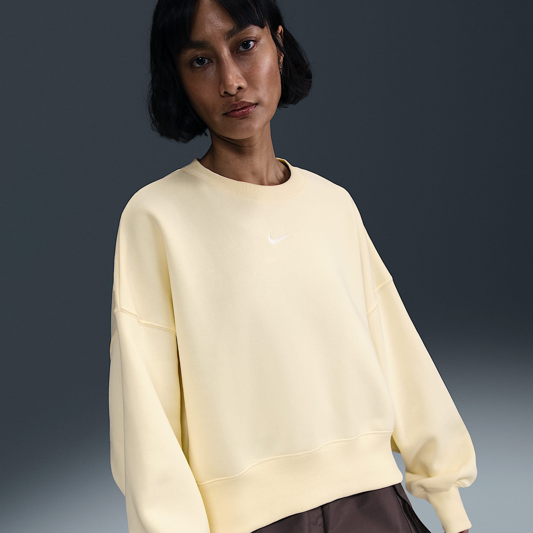 Nike Sportswear Phoenix Fleece Women's Over-Oversized Crew-Neck Sweatshirt