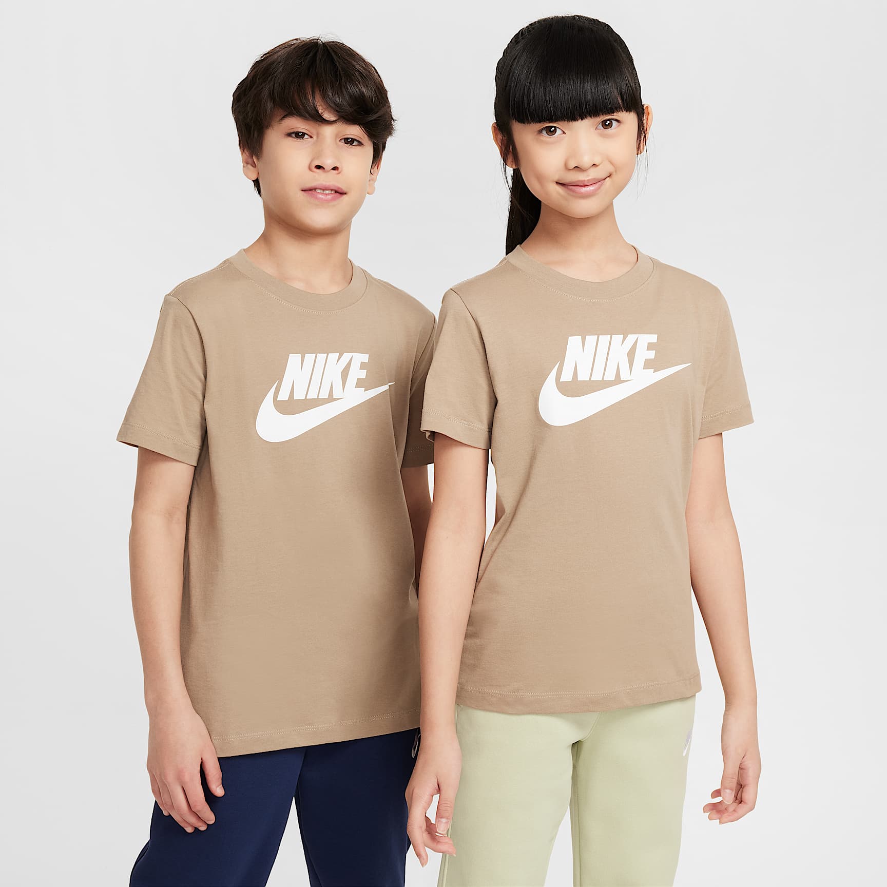Nike Sportswear Older Kids' T-Shirt