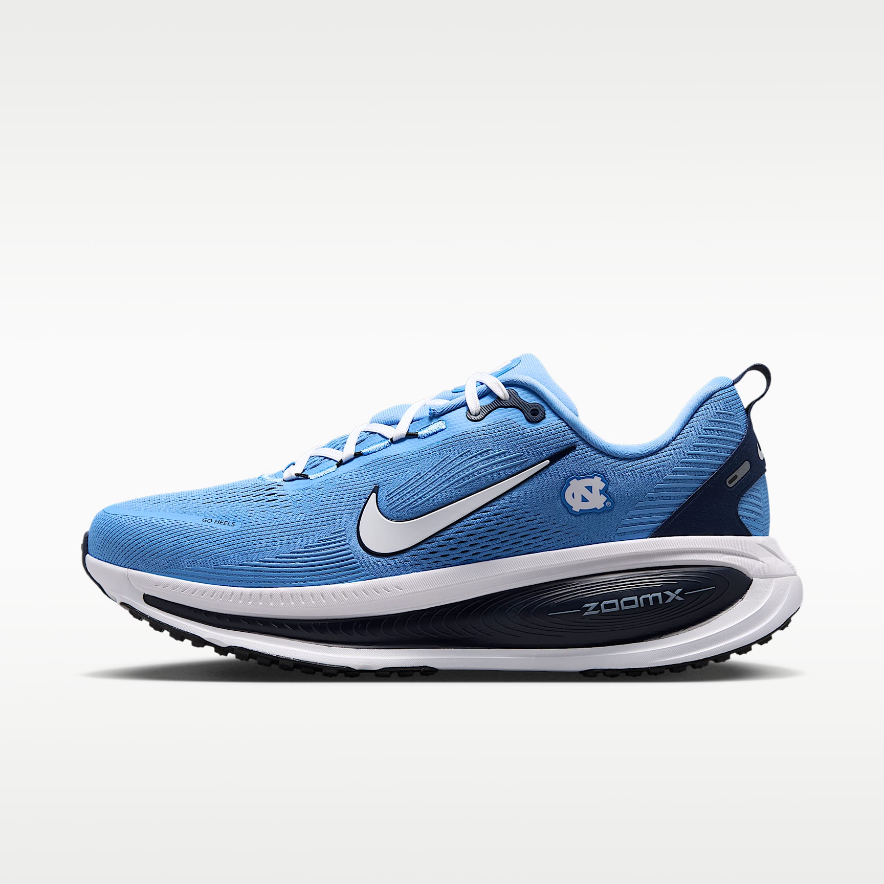 Tenis de correr en pavimento para hombre Nike College Vomero 18 (North Carolina)