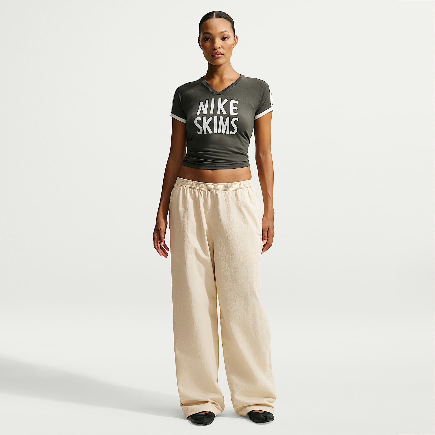 NikeSKIMS Crunchy Nylon damebukse med vide ben