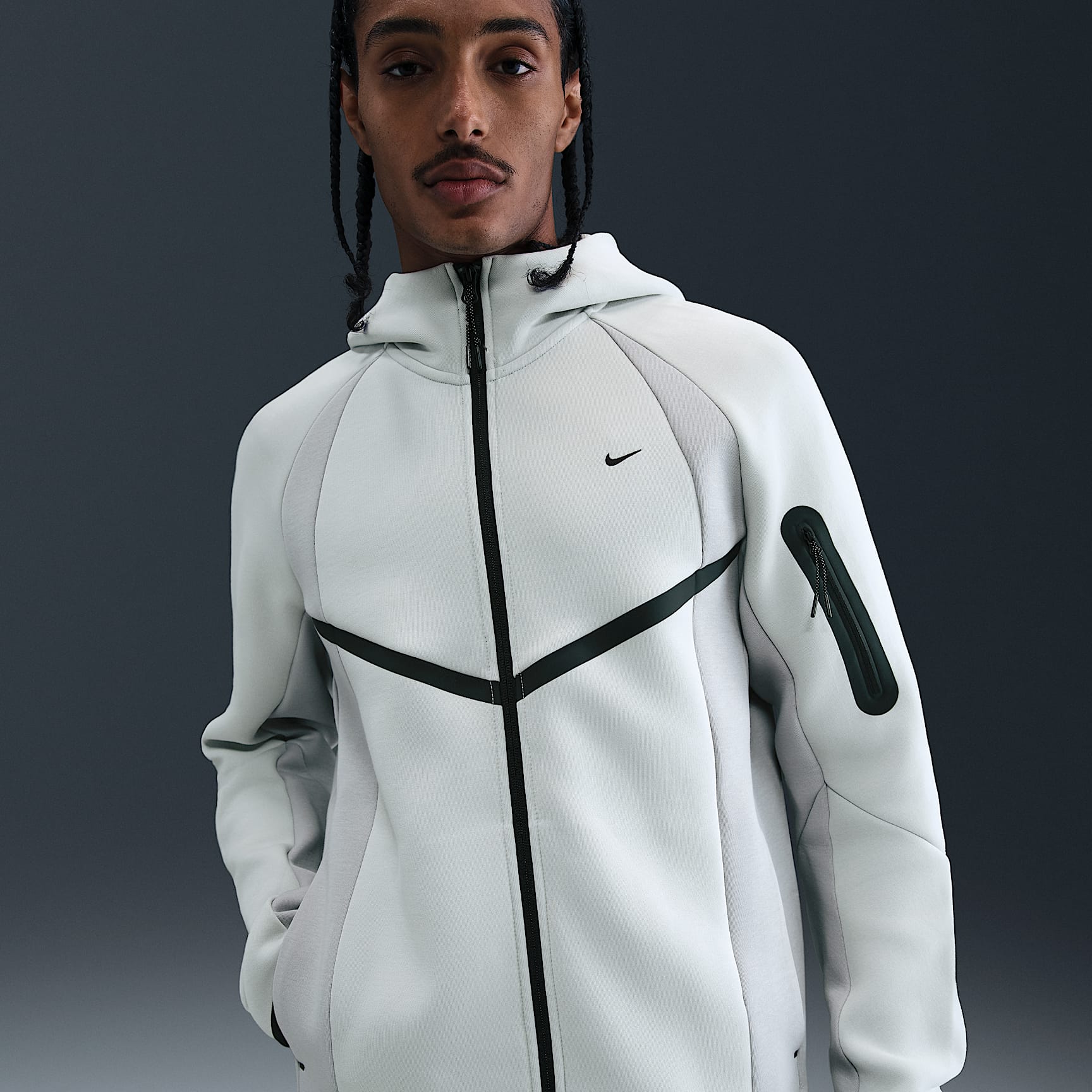 Chamarra Windrunner para hombre con tecnología Nike Tech de tejido Fleece con cierre completo y bloques de color