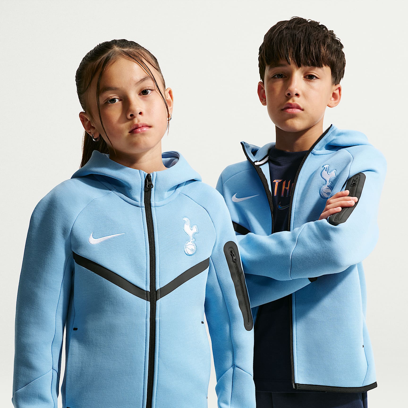 Tottenham Hotspur Tech Fleece Older Kids' (Boys') Nike Football Full-Zip Hoodie
