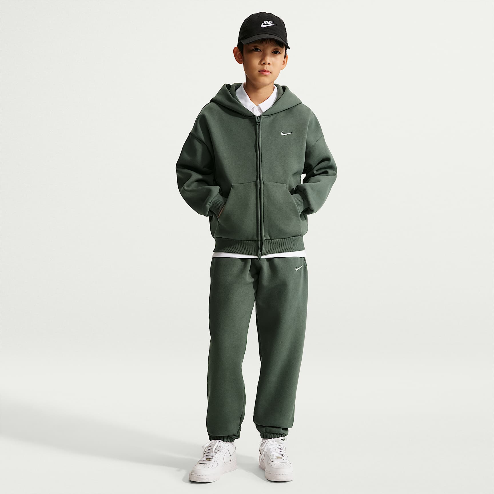 Nike Solo Swoosh Kids' Fleece Cuffed Basketball Pants
