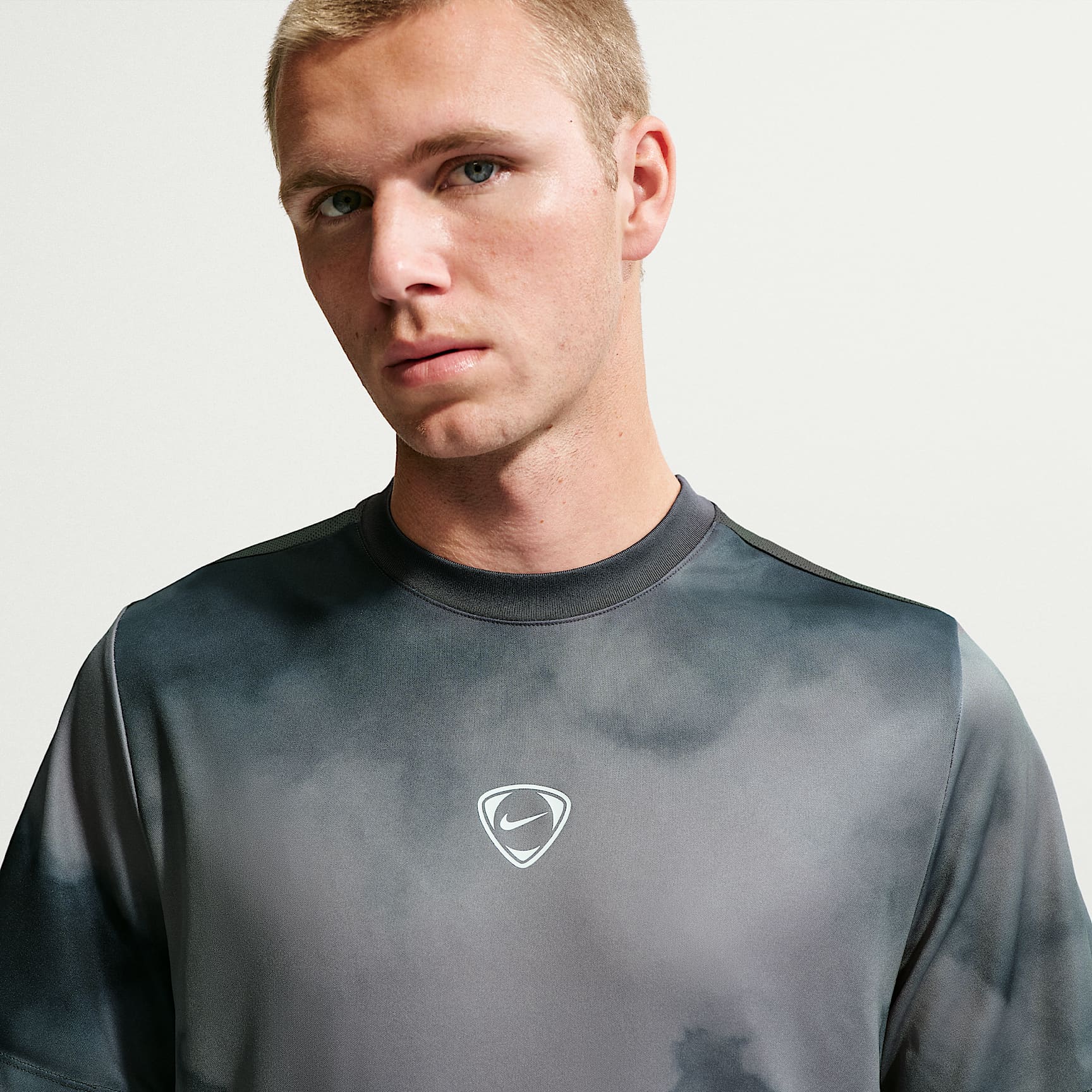 Playera de fútbol de manga corta Dri-FIT para hombre Nike Academy+