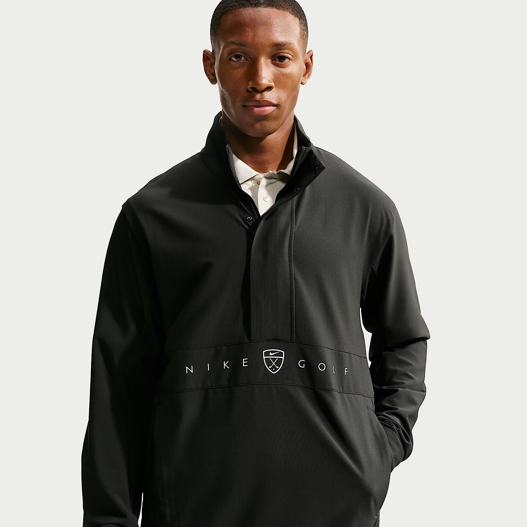 Chamarra de golf Repel para hombre Nike