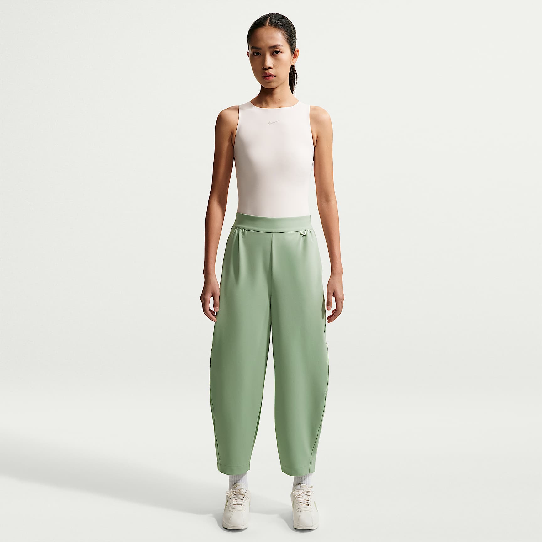 나이키 24.7 퍼펙트스트레치 여성 드라이 핏 하이웨이스트 루즈 배럴 레그 팬츠