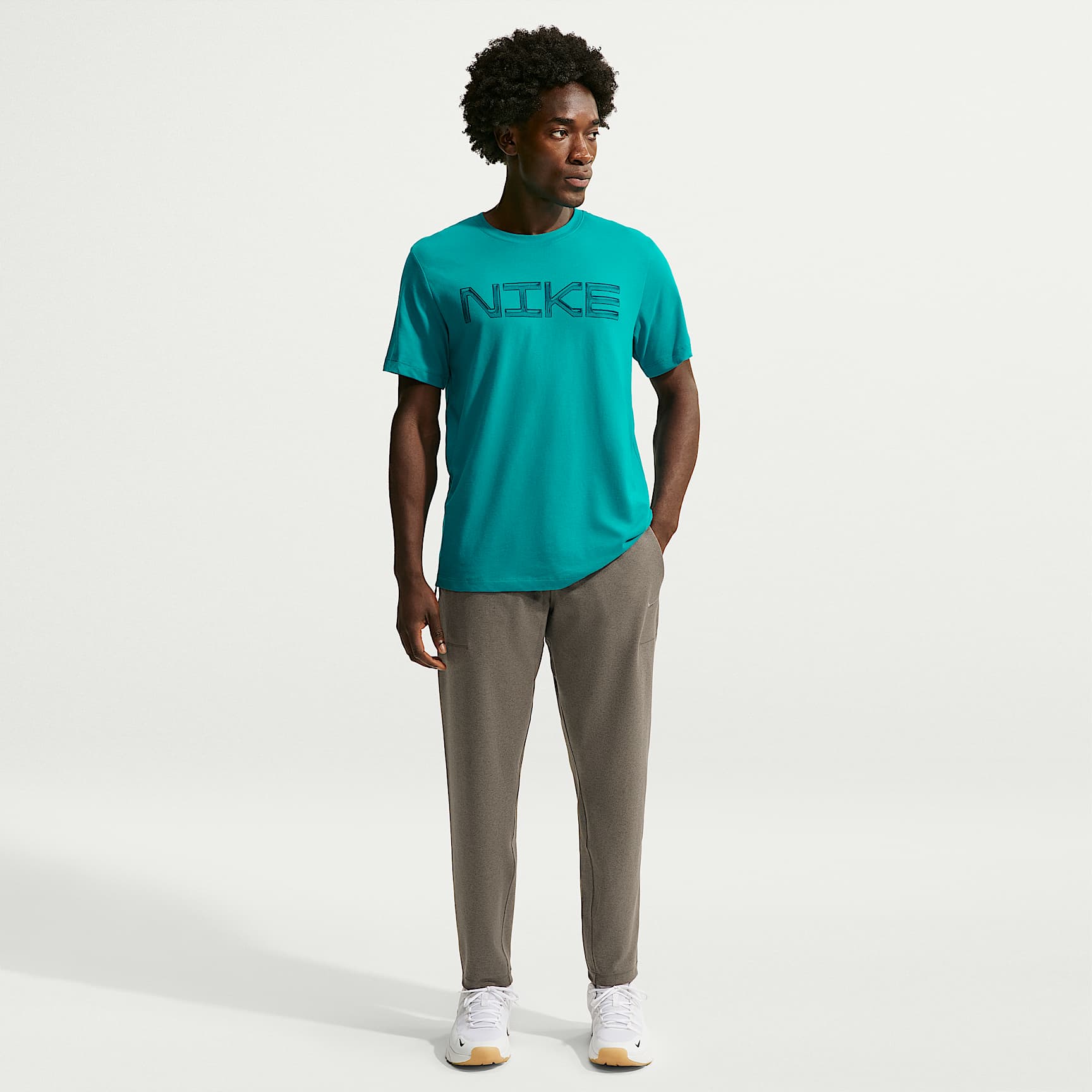 Pantalon haute performance à protection UV Dri-FIT Nike Primary NanoKnit pour homme
