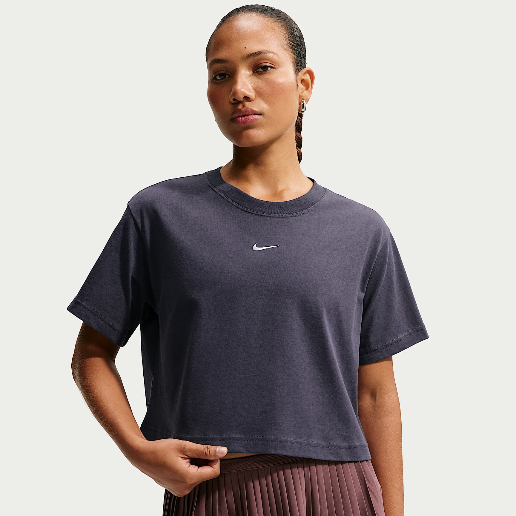 Playera de manga corta holgada cropped para mujer Nike Sportswear Classic