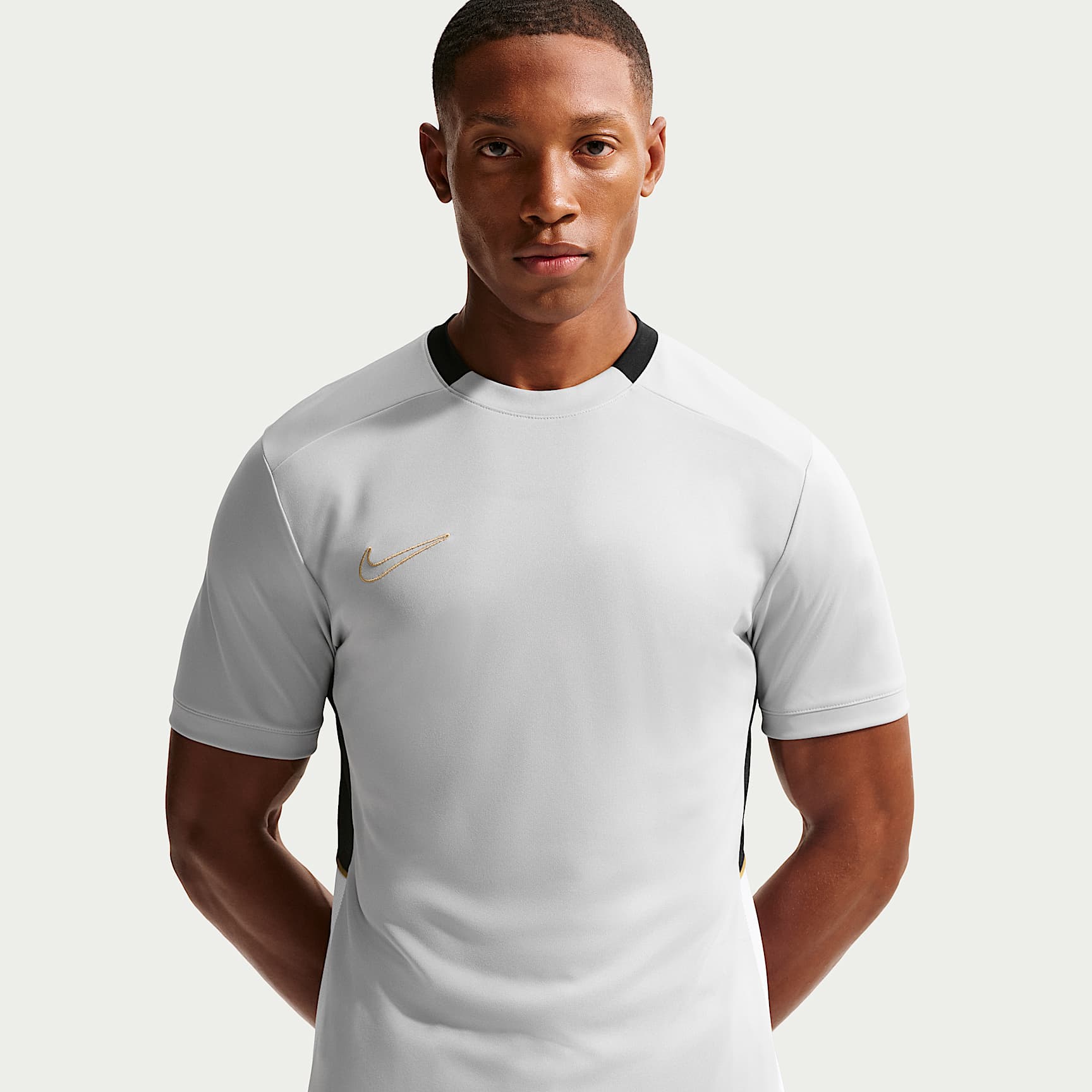 Nike Academy Dri-FIT Kısa Kollu Erkek Futbol Üstü