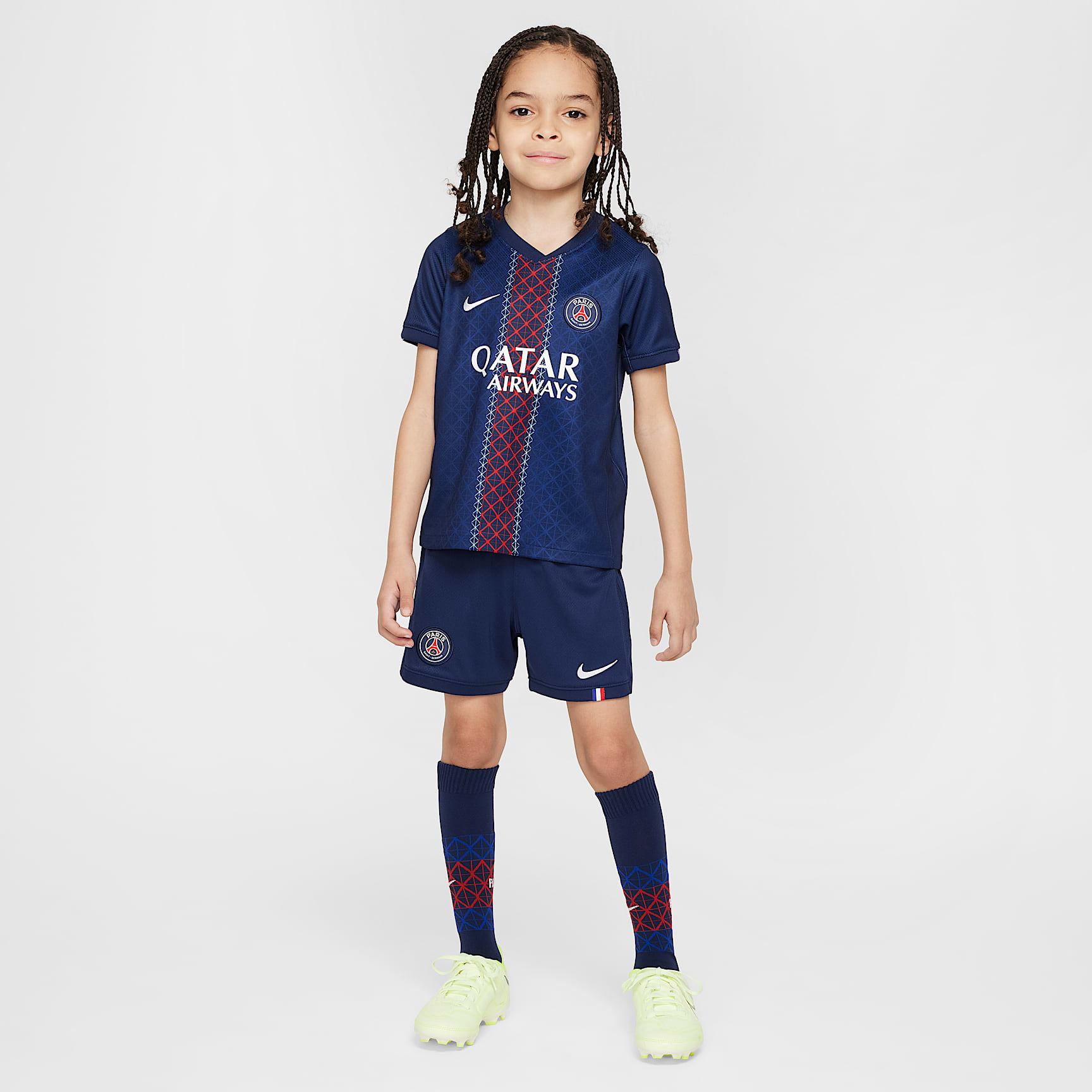 Paris Saint-Germain 2025/26 Stadium Home Younger Kids' Nike Football Replica 3-Piece Kit