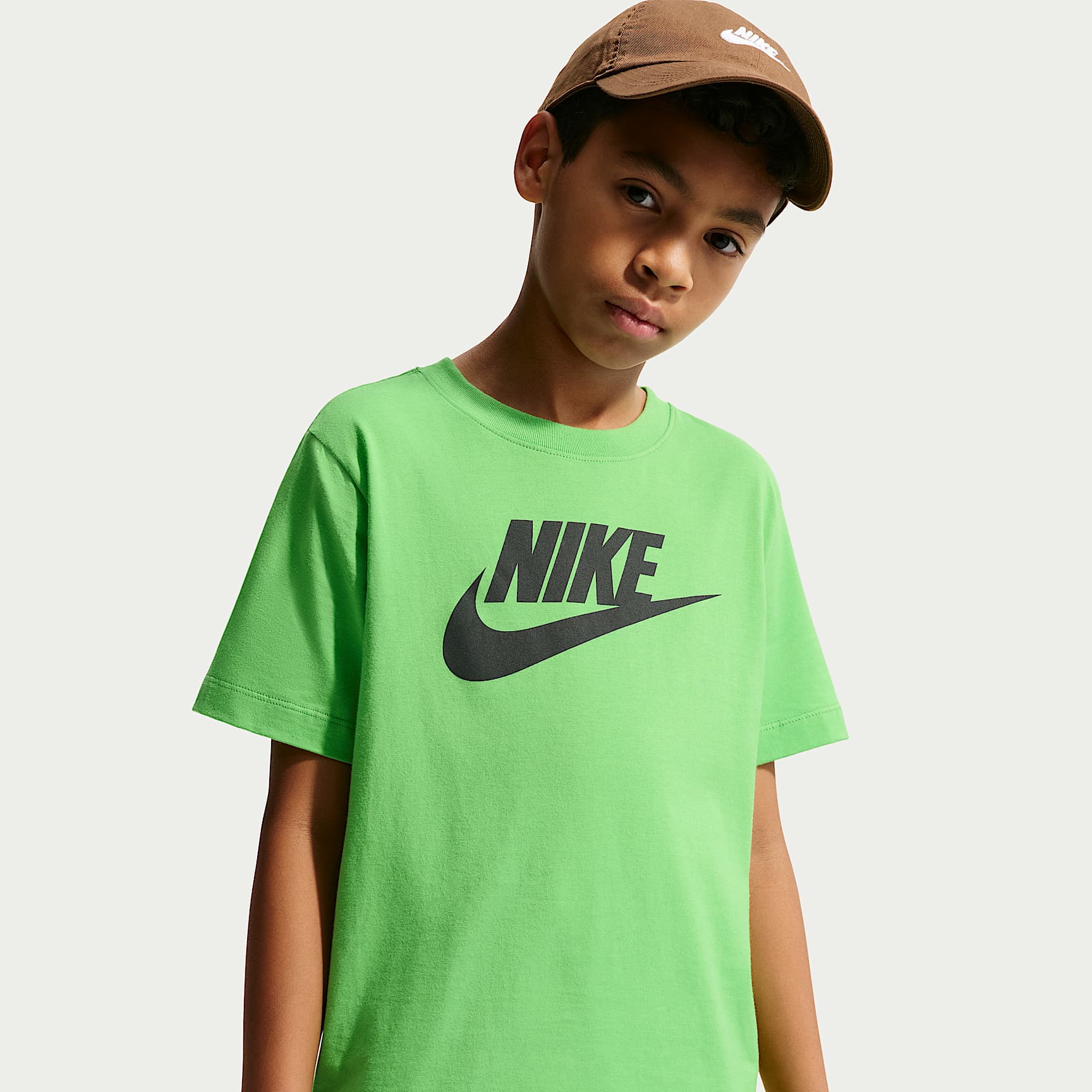 Playera para niños talla grande Nike Sportswear