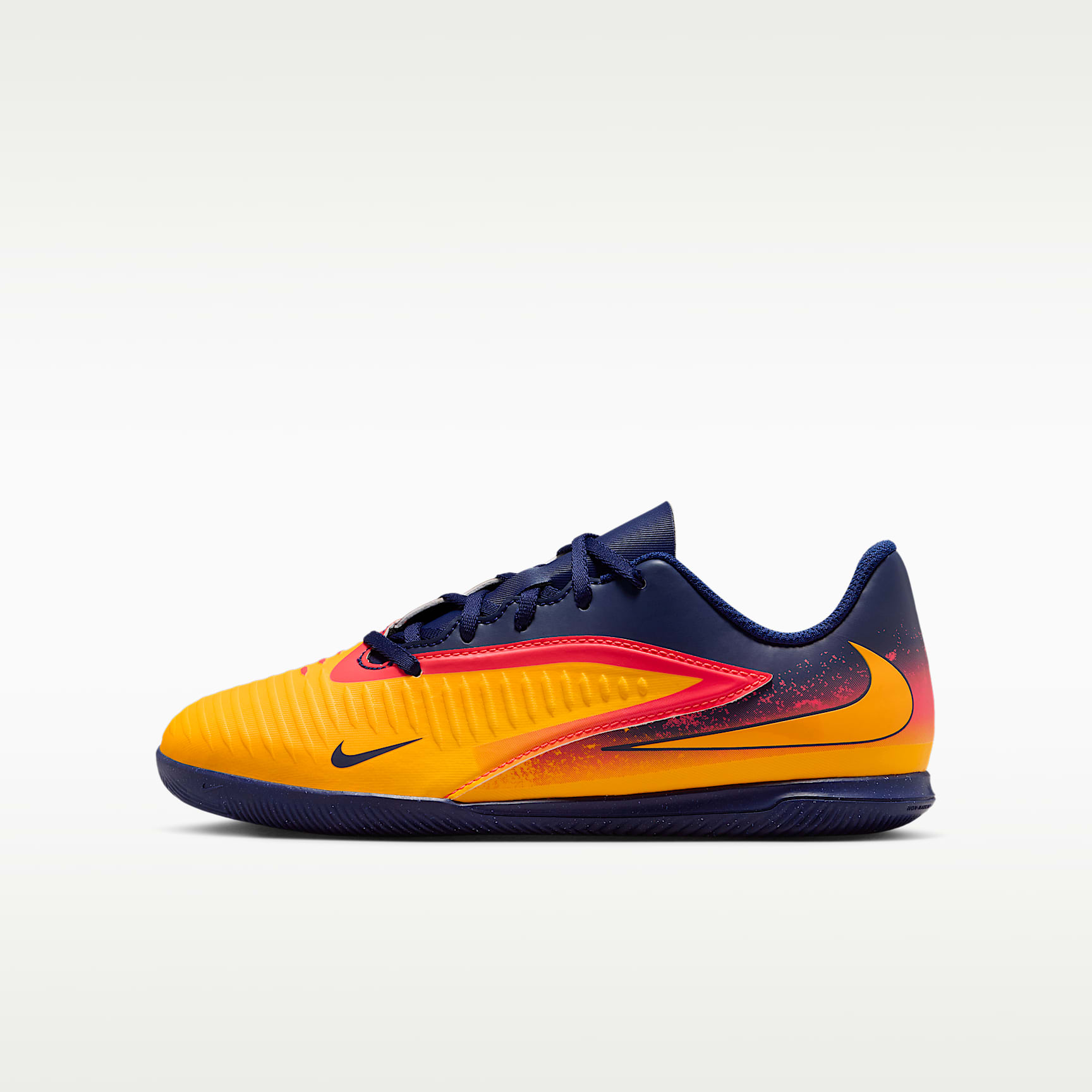 Nike Jr. Phantom 6 Low Club 'Erling Haaland' Older Kids' Indoor/Court Football Shoe