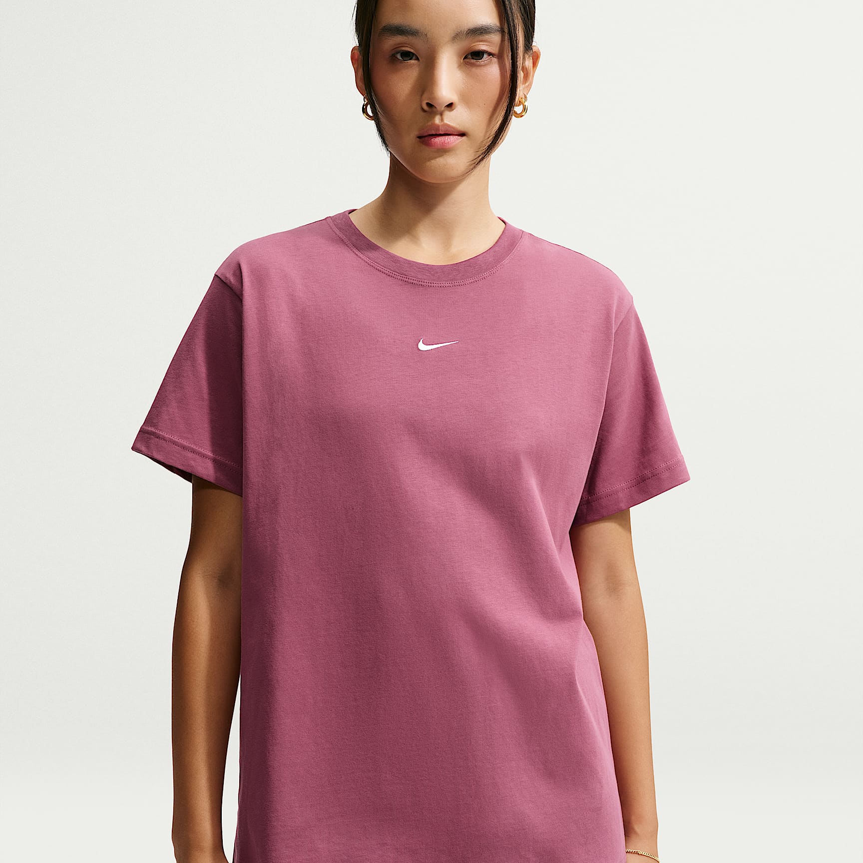Nike Sportswear Classic Women's Oversized T-Shirt