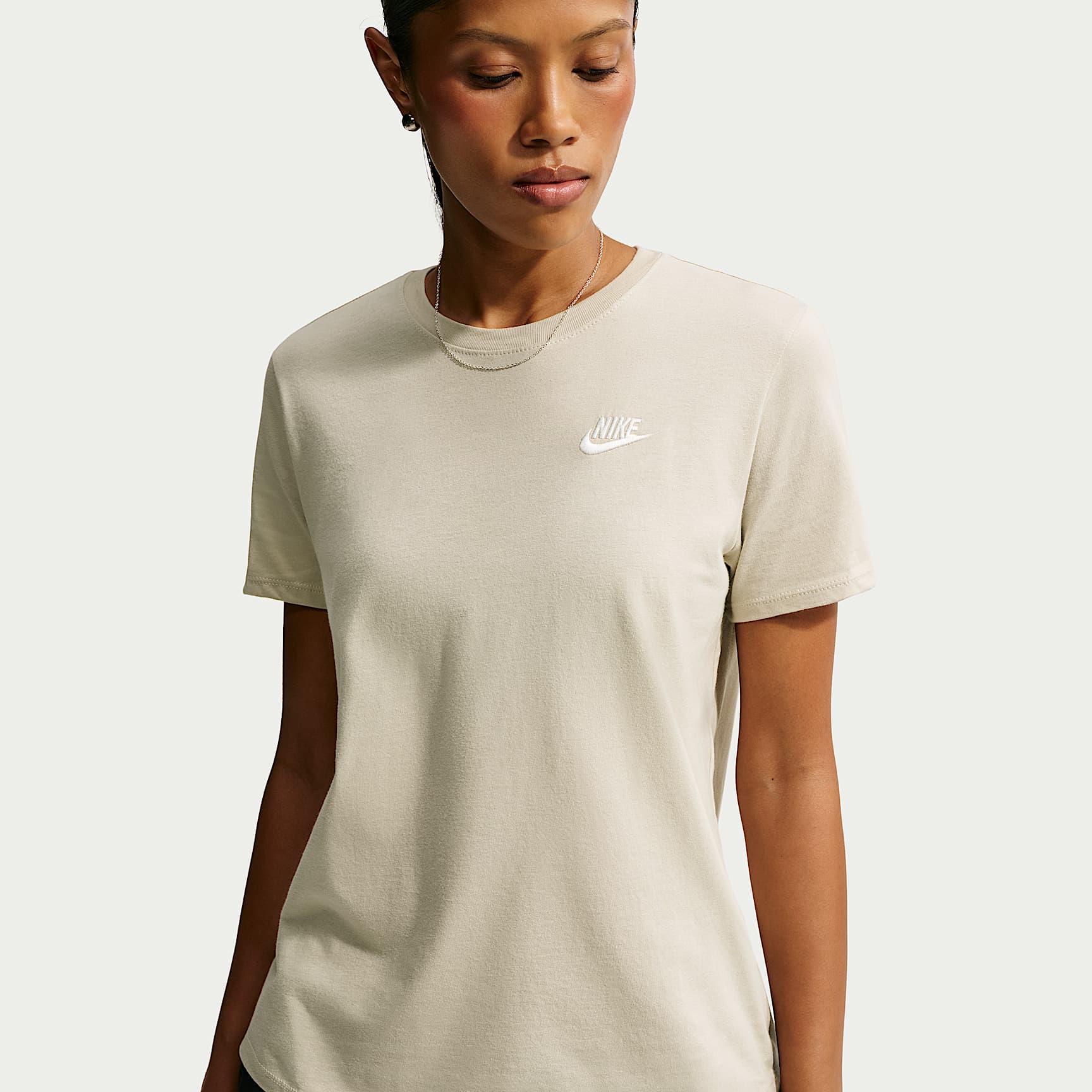 Tee-shirt Nike Sportswear Club Essentials pour femme