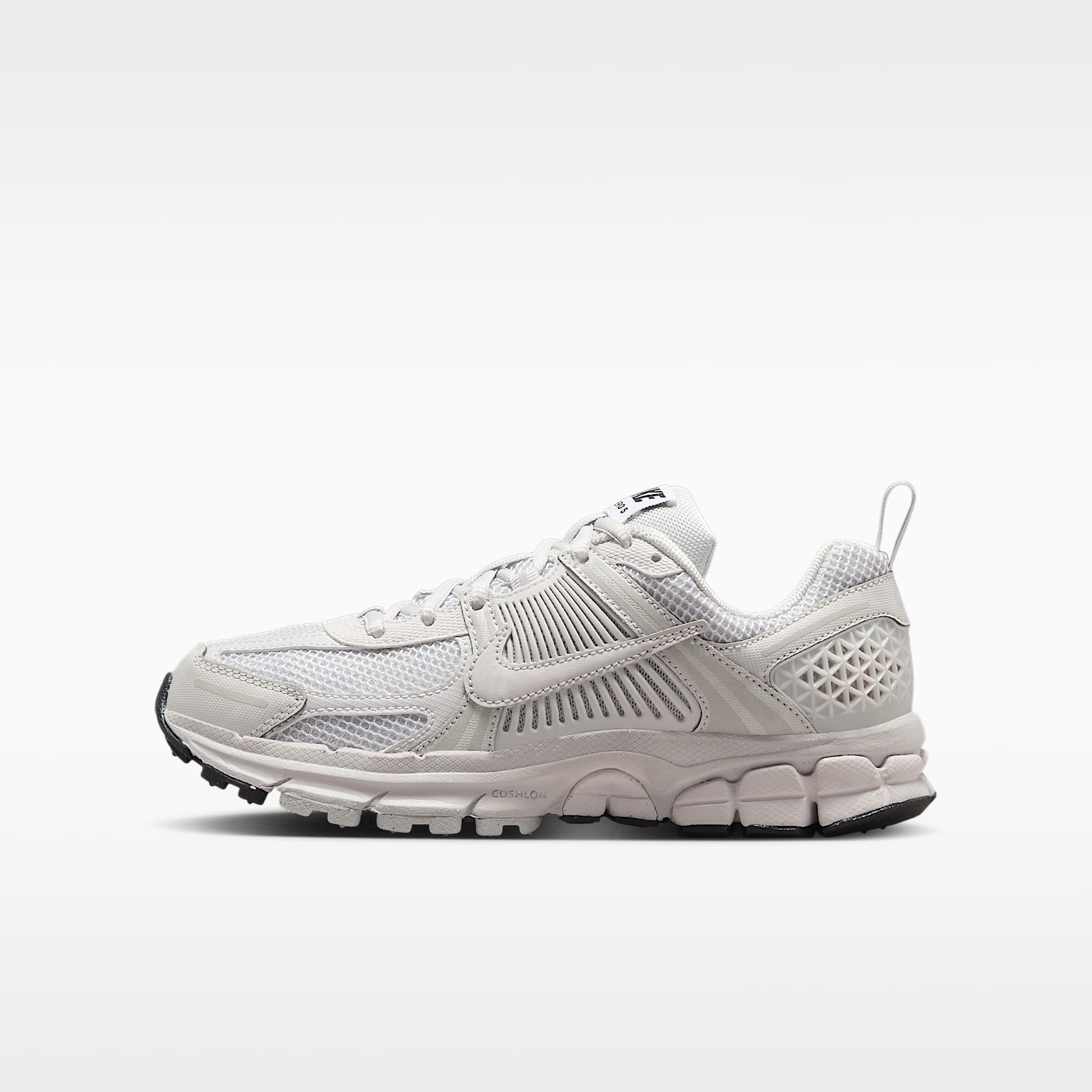 Nike Vomero 5 大童反光裝飾鞋款