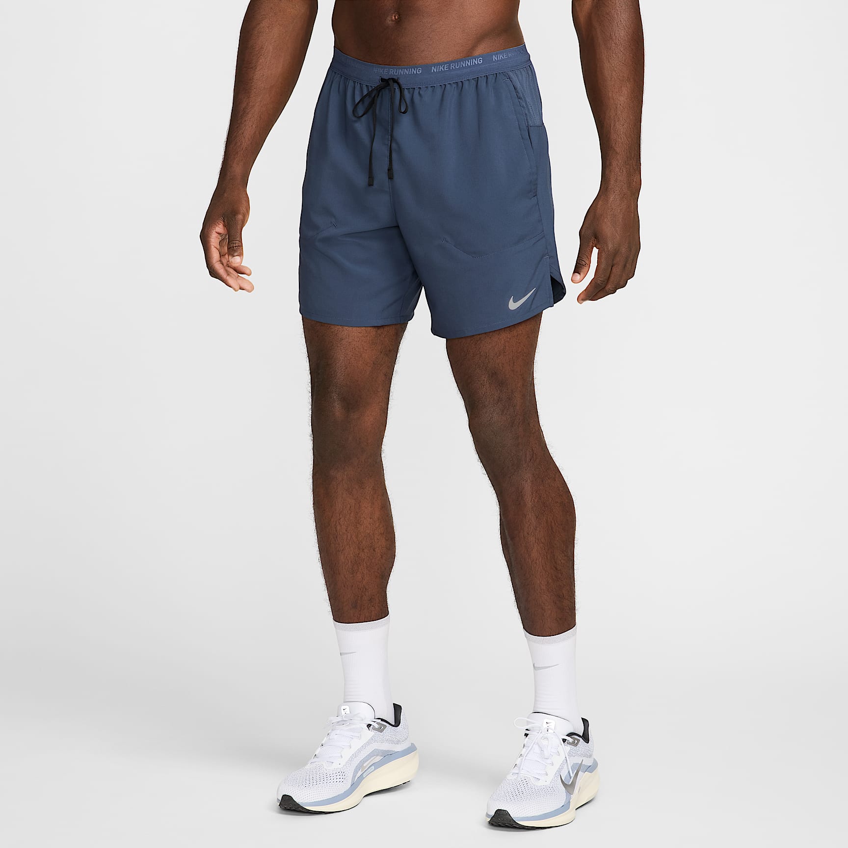 Nike Stride Shorts de correr Dri-FIT de 18 cm 2 en 1 para hombre