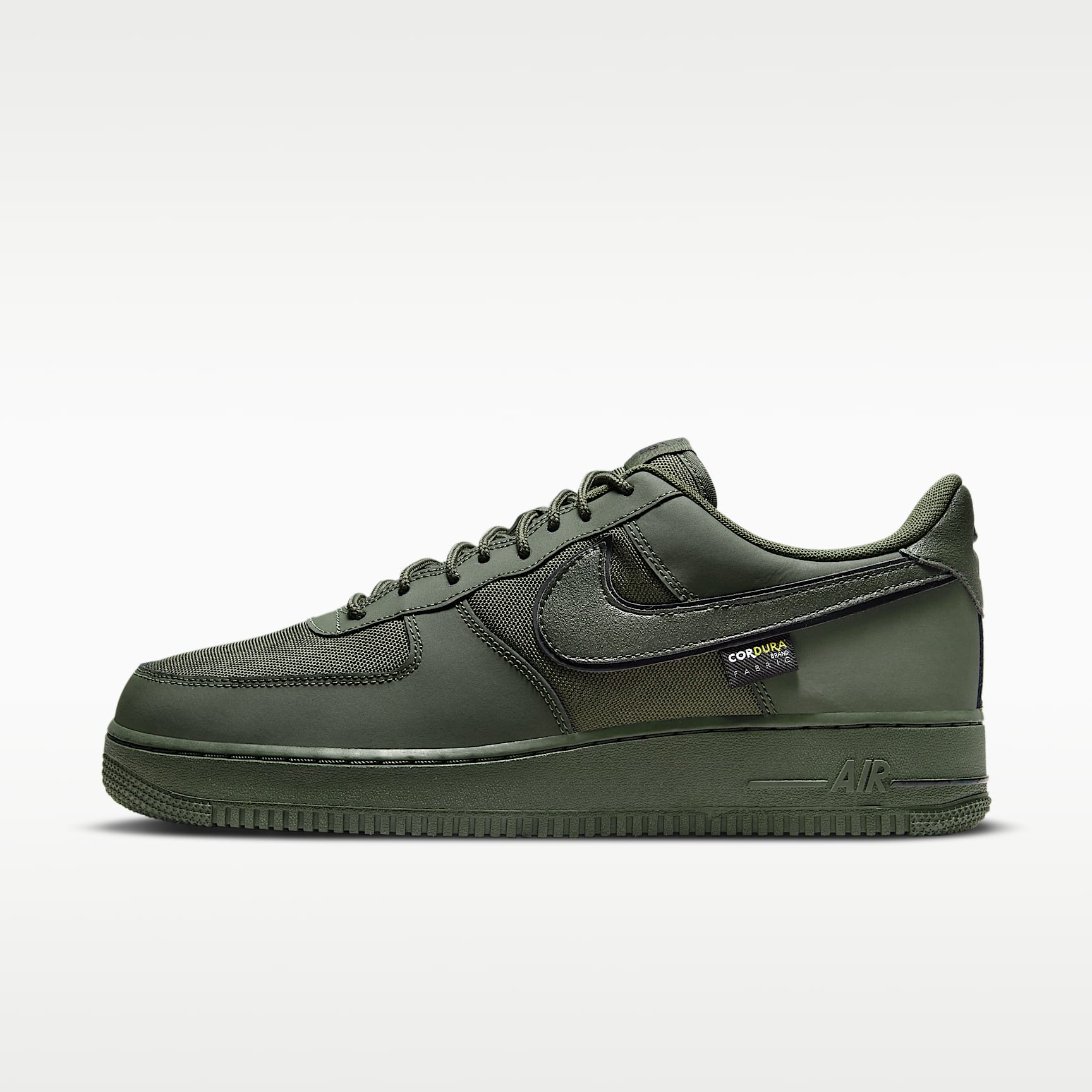 รองเท้าผู้ชาย Nike Air Force 1 Low '07