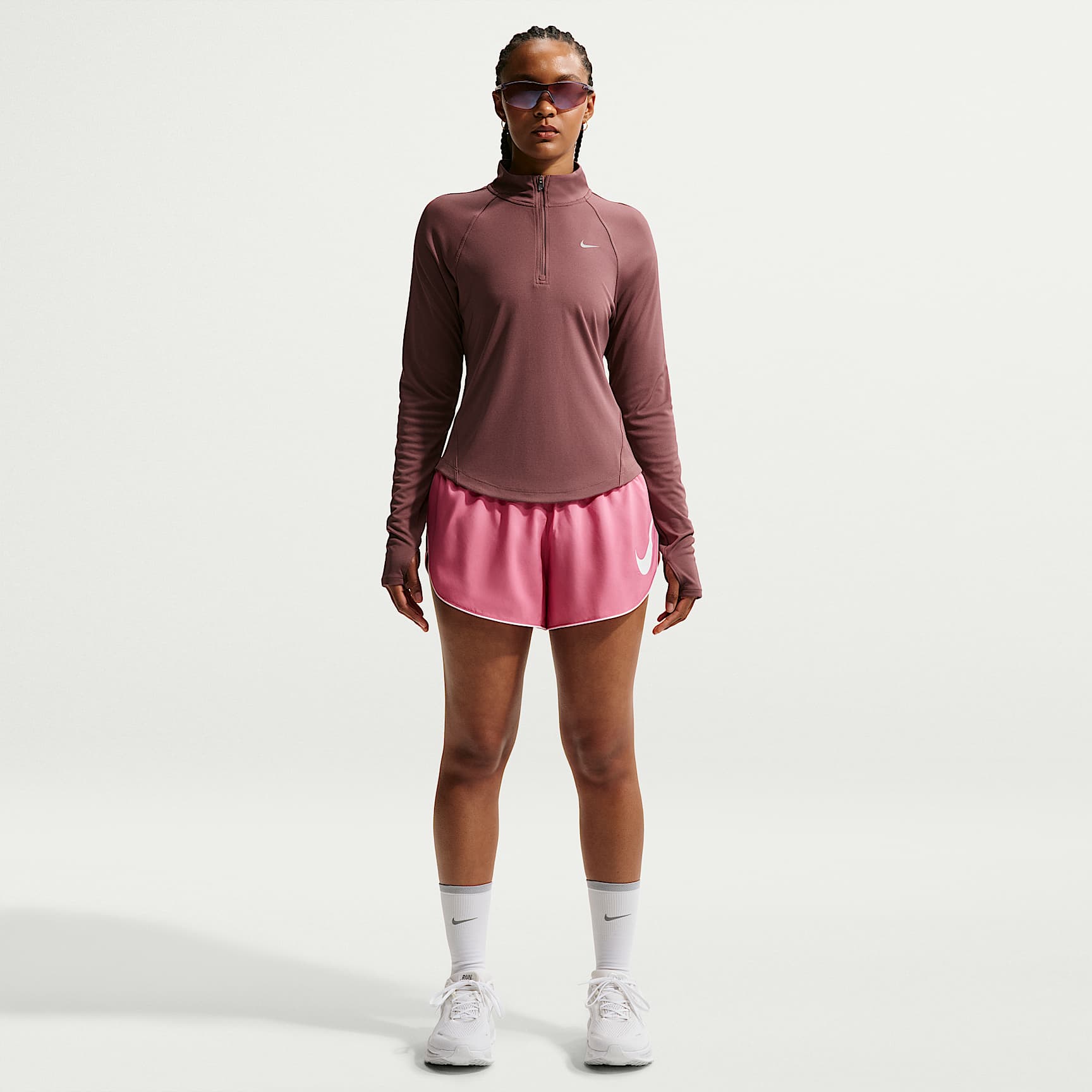 Shorts de correr Dri-FIT de tiro medio con forro de ropa interior para mujer Nike Tempo Flow Swoosh