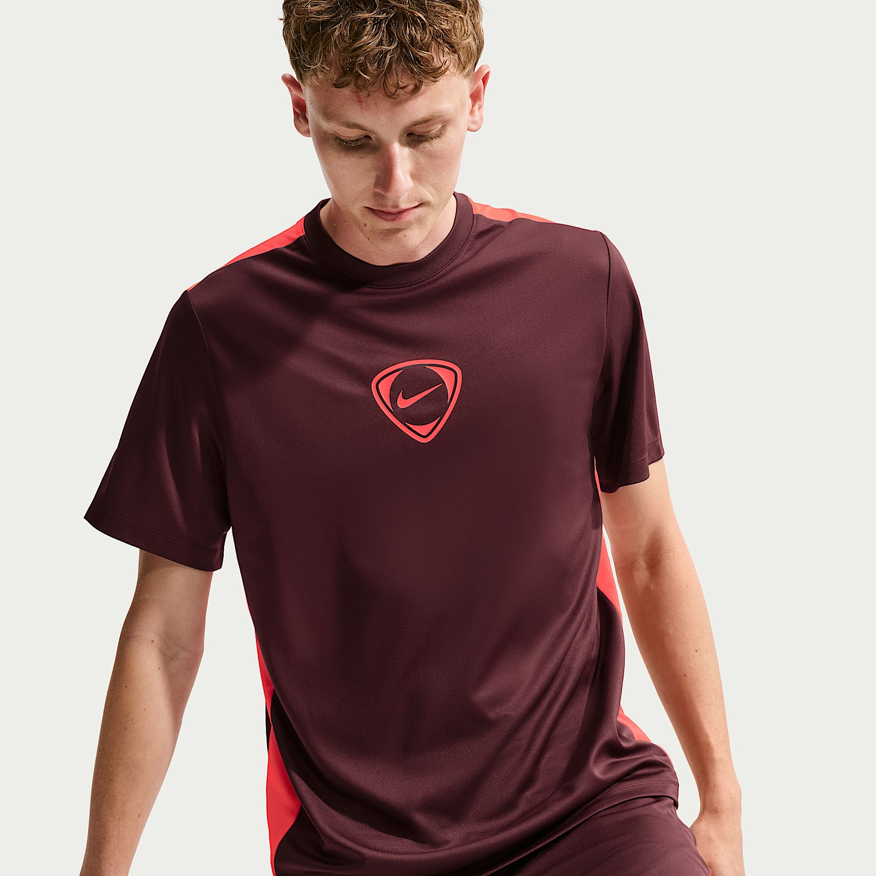 Nike Academy+ Men's Dri-FIT Short-Sleeve Soccer Top