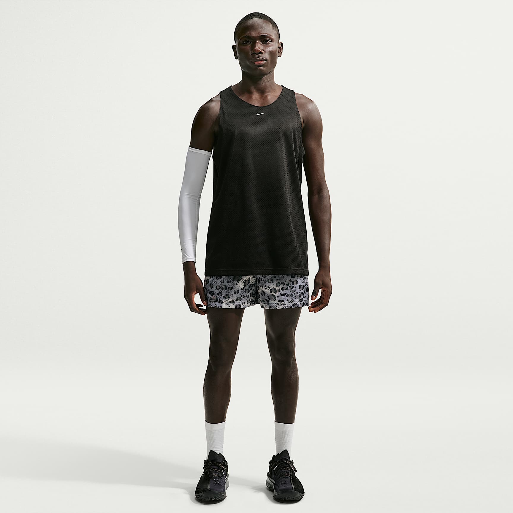 Nike Standard Issue Men's 5" Basketball Shorts