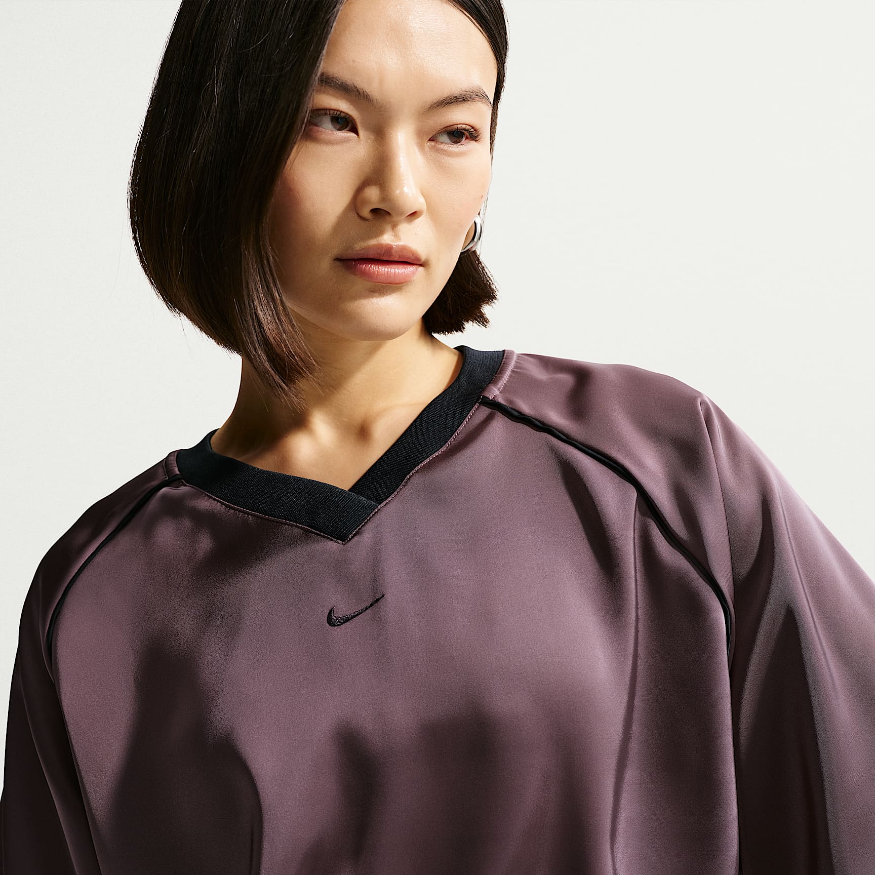 나이키 스포츠웨어 여성 오버사이즈 새틴 탑