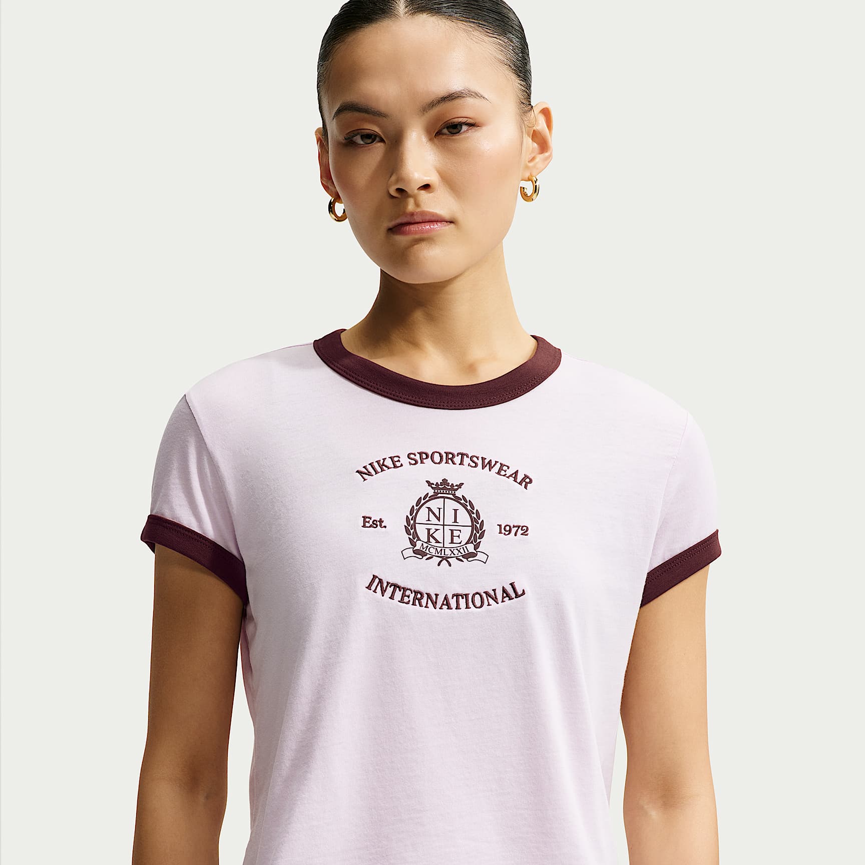 ナイキ スポーツウェア ウィメンズ リンガー Tシャツ