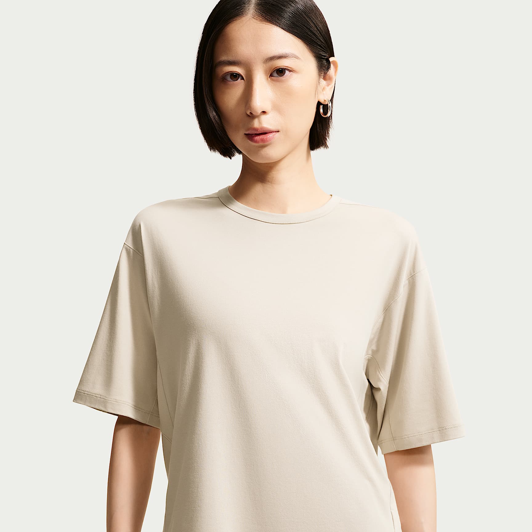ナイキ 24.7 ImpossiblySoft Light ウィメンズ Dri-FIT ショートスリーブ Tシャツ