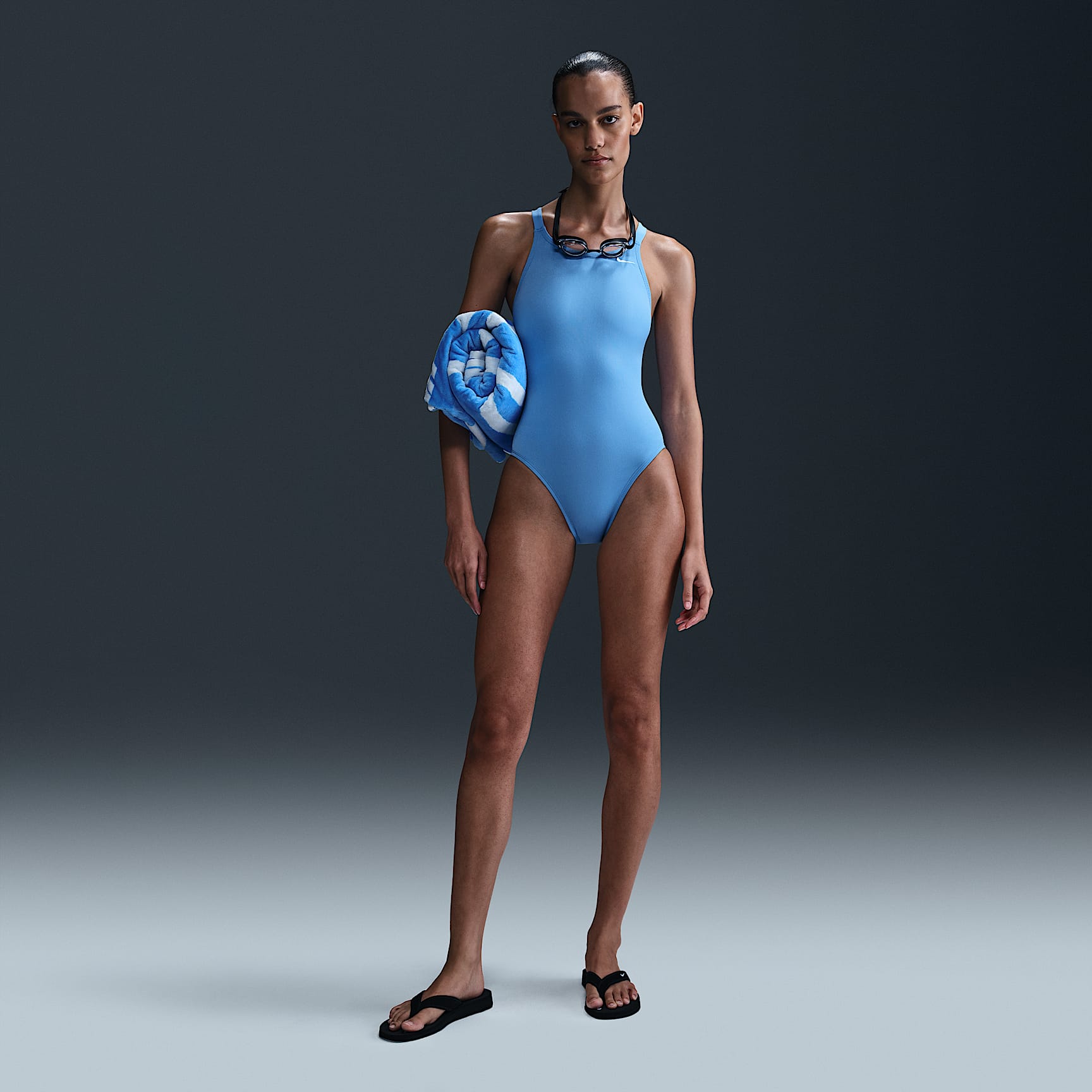 Nike Swim HydraStrong Essential Women's Fastback One Piece