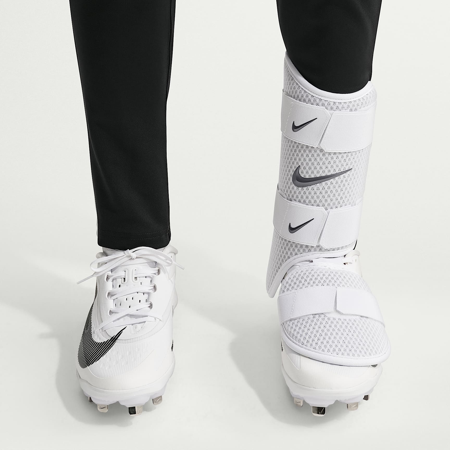 Protección de pierna para bateador de béisbol Nike Diamond (bateador diestro)