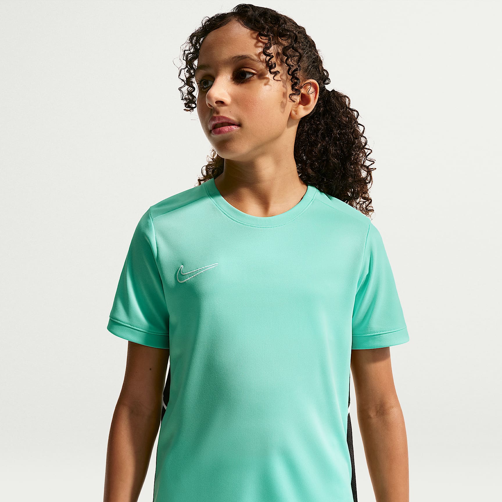 Nike Academy Older Kids' Dri-FIT Football Top