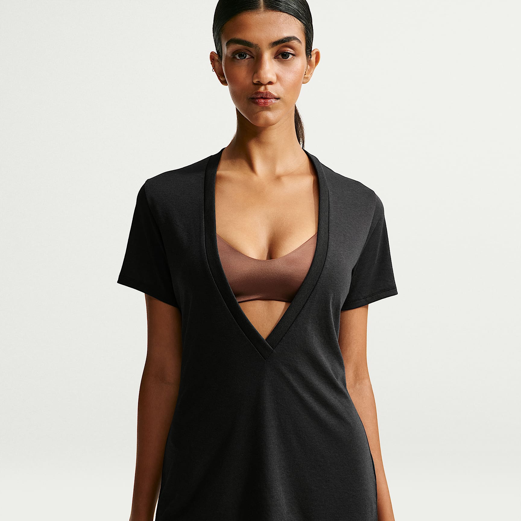 NikeSKIMS Performance Cotton Blend Women's V-Neck Short-Sleeve Top