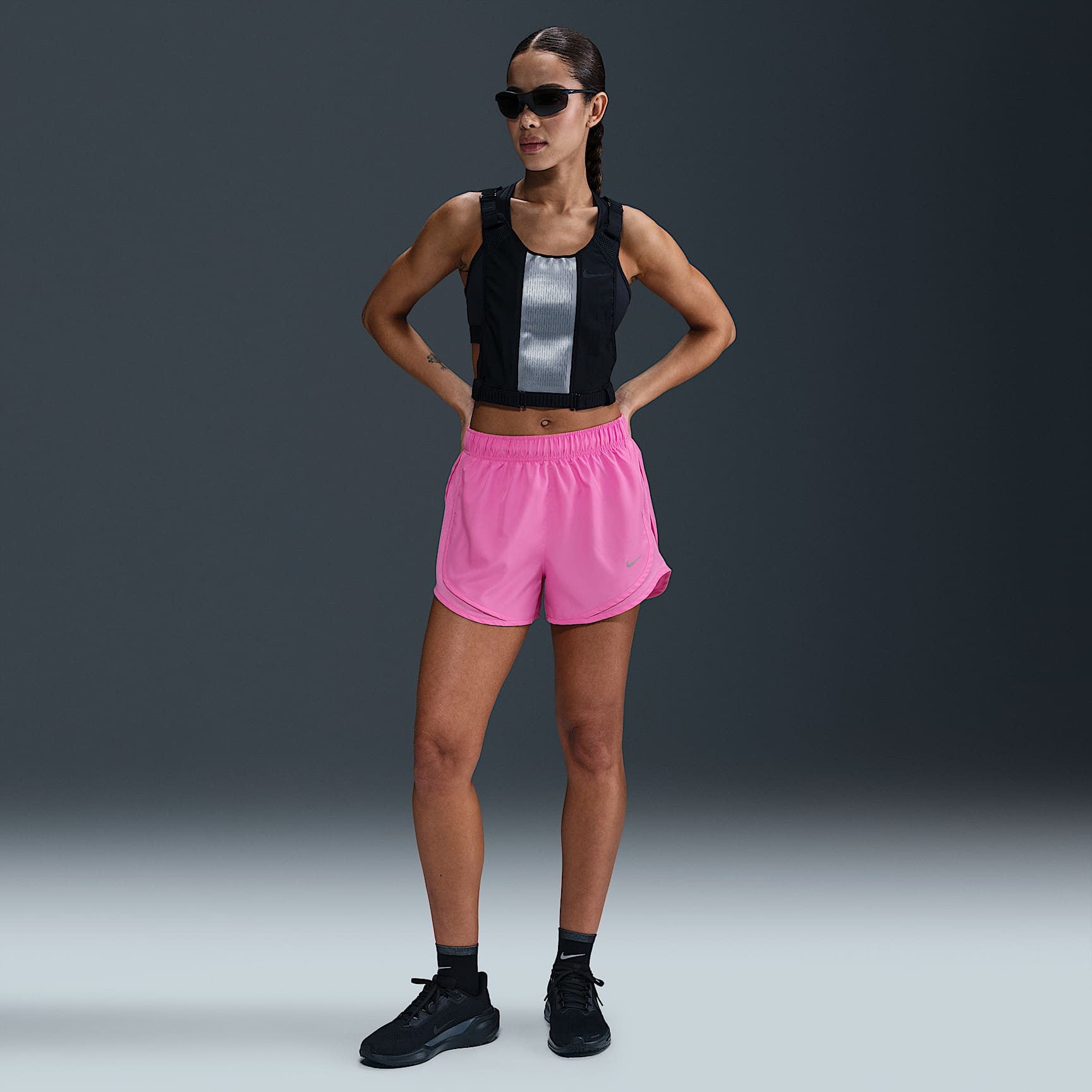 Shorts de correr Dri-FIT de tiro medio con forro de ropa interior para mujer Nike Tempo