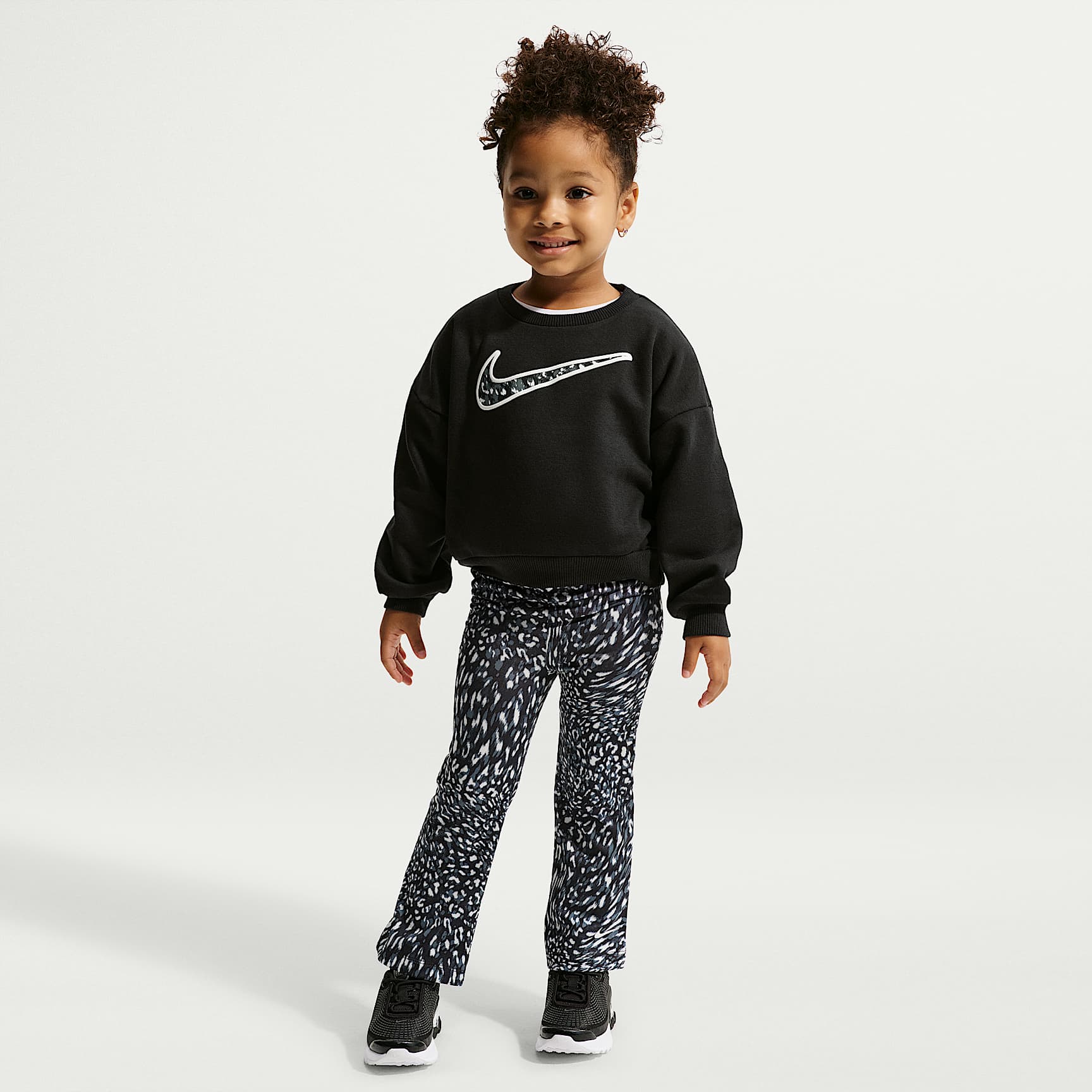 Conjunto de leggings estampados y sudadera de cuello redondo infantiles Nike