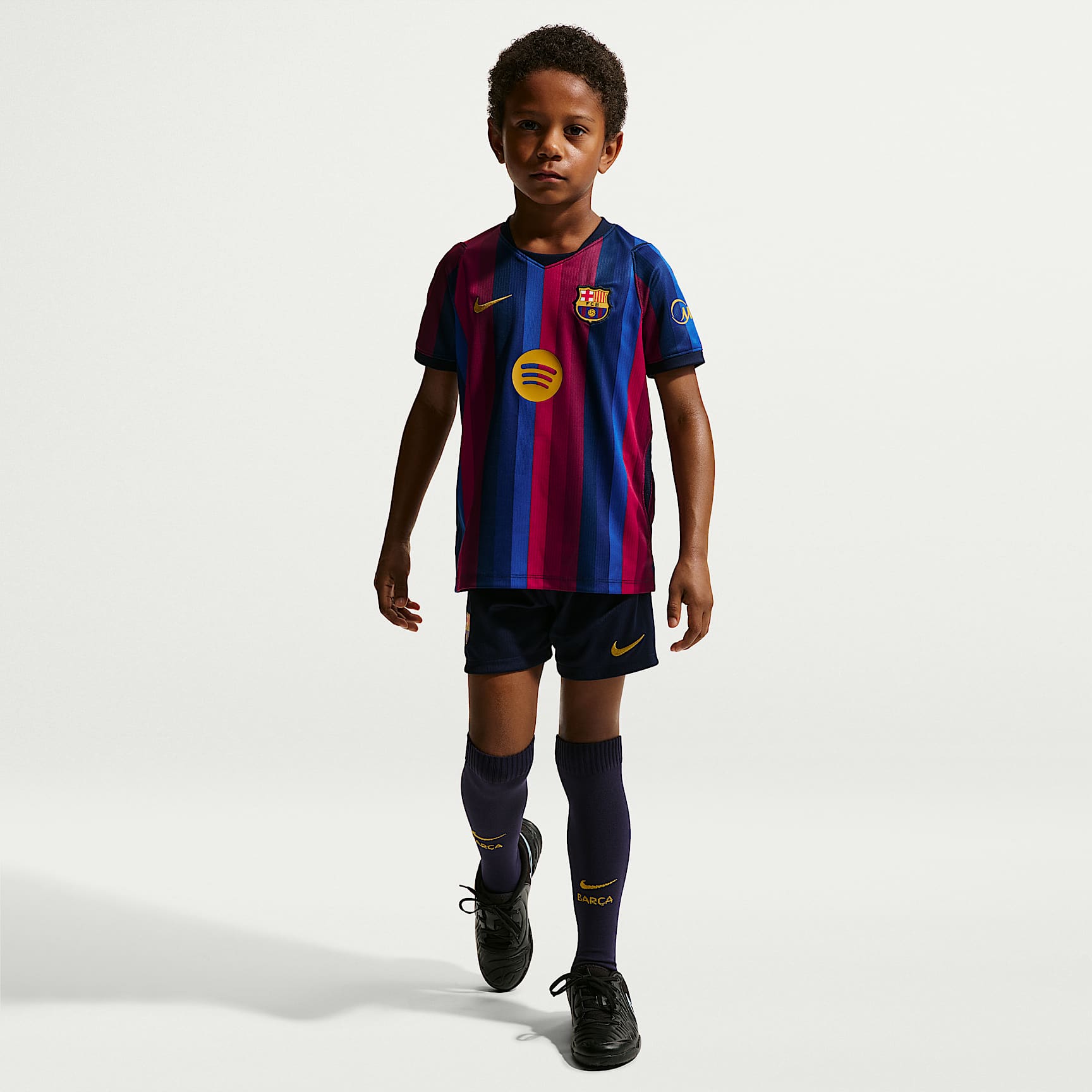 FC Barcelona 2026 Heimstadion dreiteiliges Nike Replika Fußballtrikot-Set (jüngere Kinder)