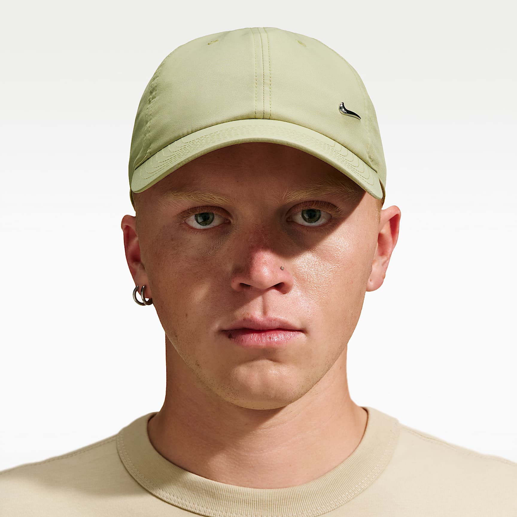 Nike Dri-FIT Club Unstructured Metal Swoosh Cap