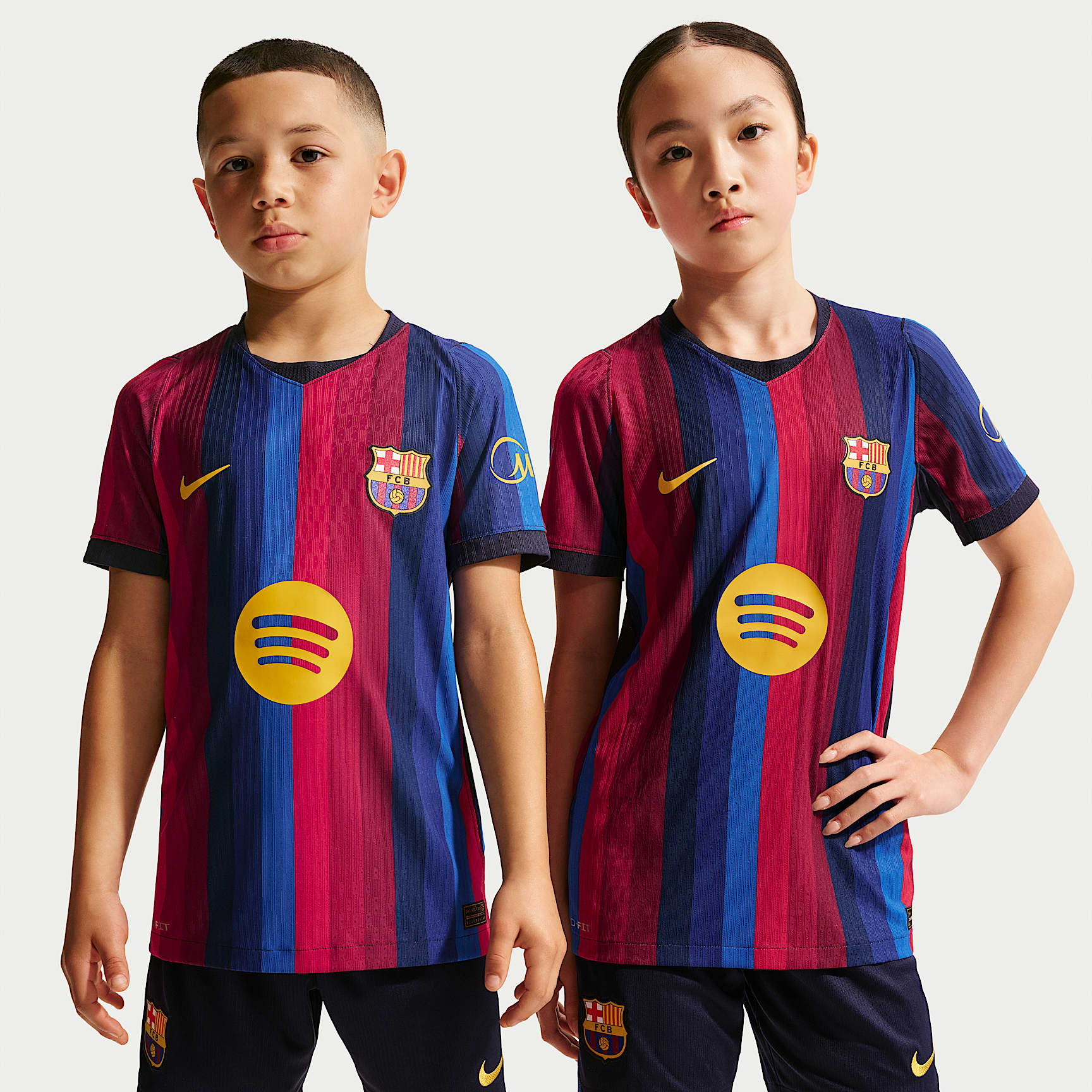 FC Barcelona 2026/27 Match hazai Nike Aero-FIT autentikus futballmez nagyobb gyerekeknek